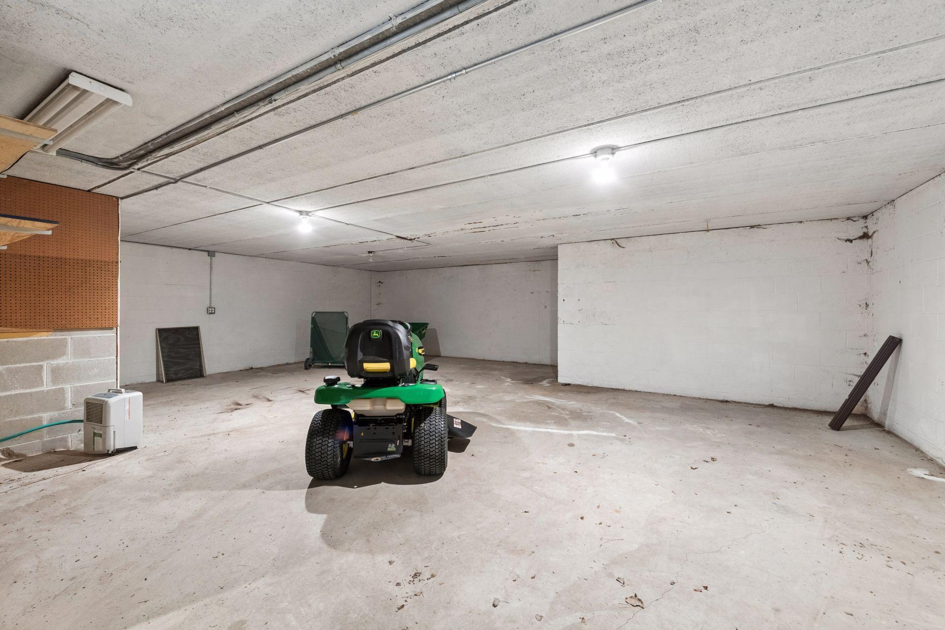 16787 Whittington Walk