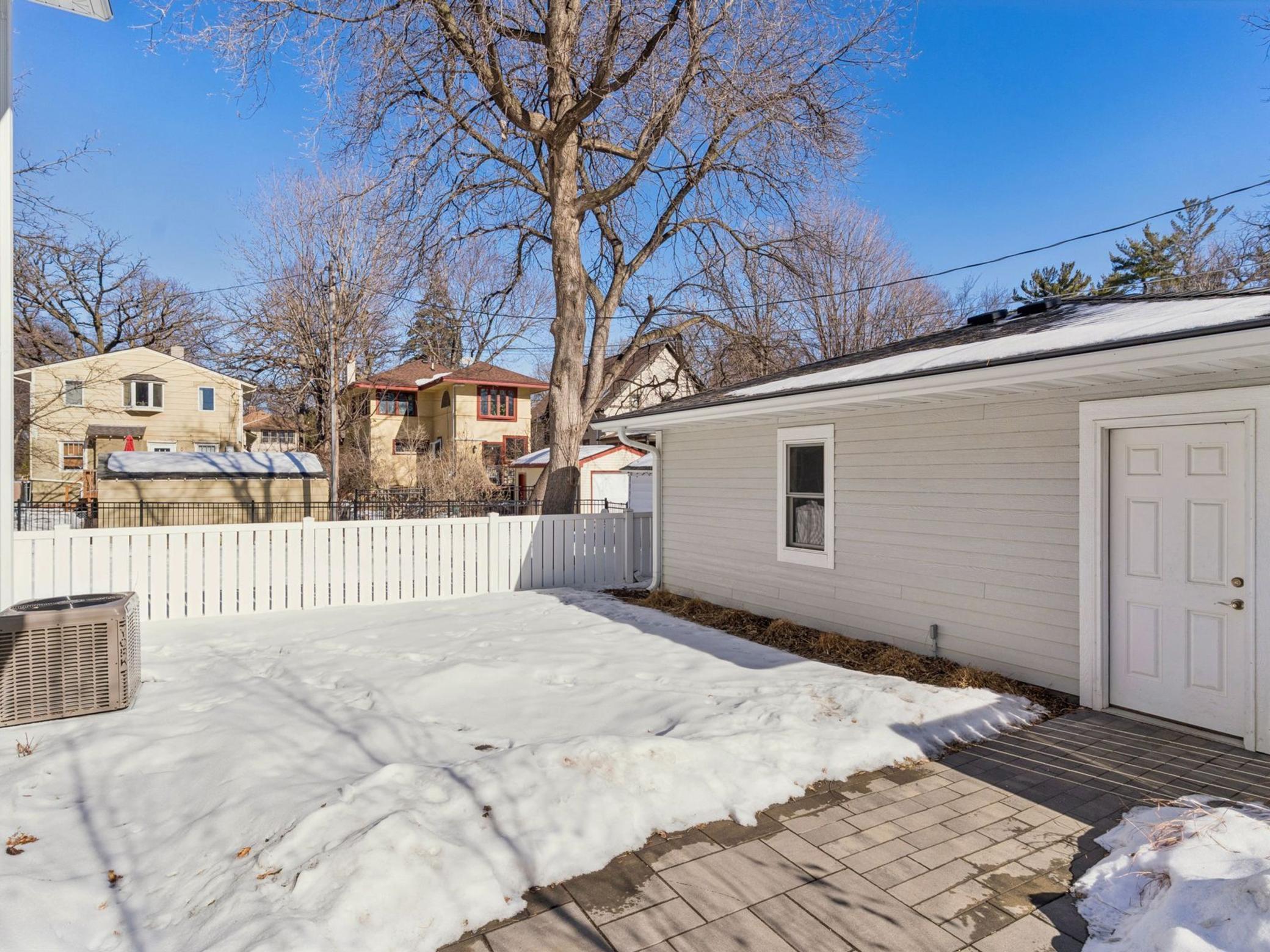 192 Wheeler Street S
