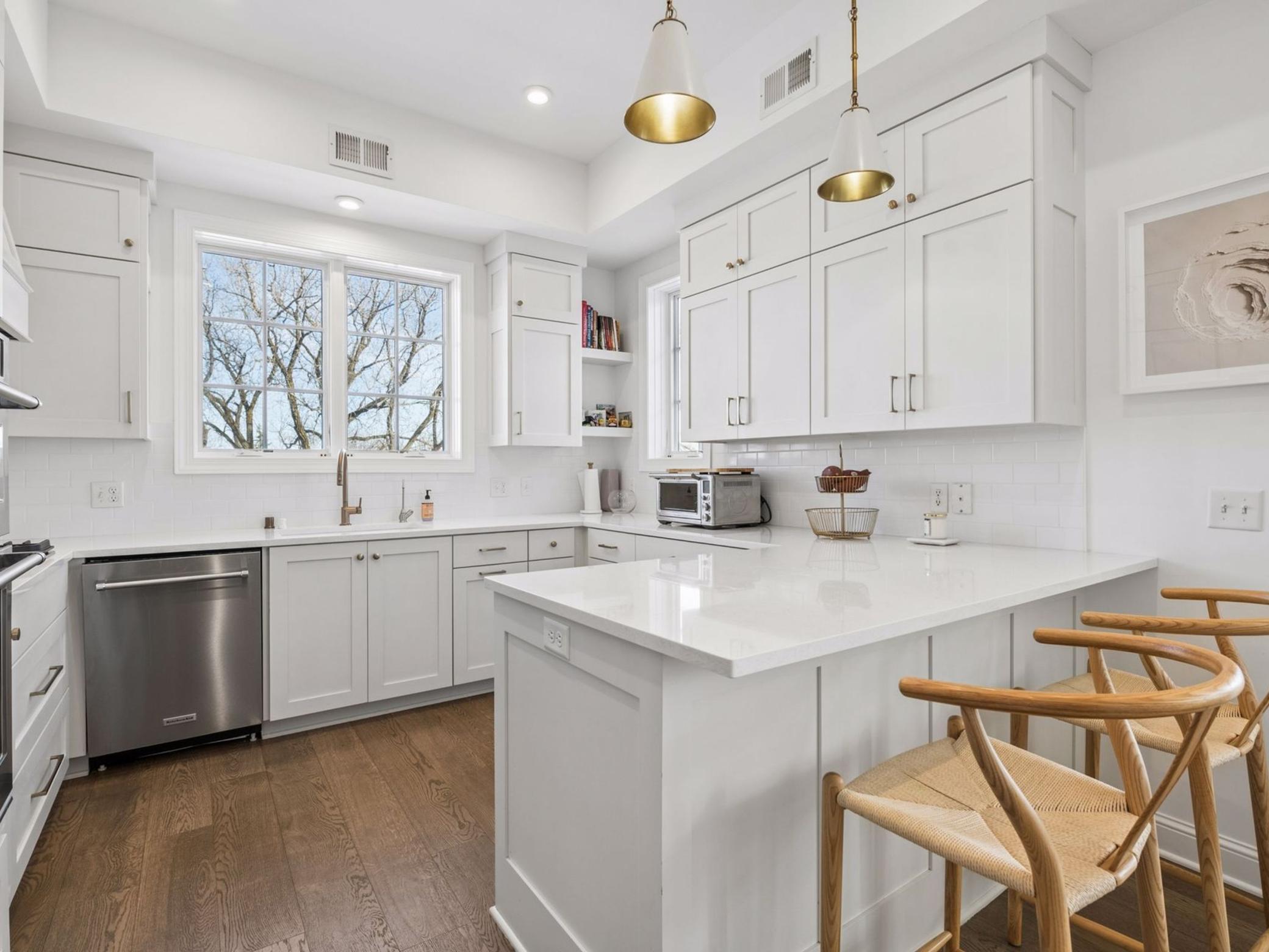 4901 Hawthorne Court Unit: 303