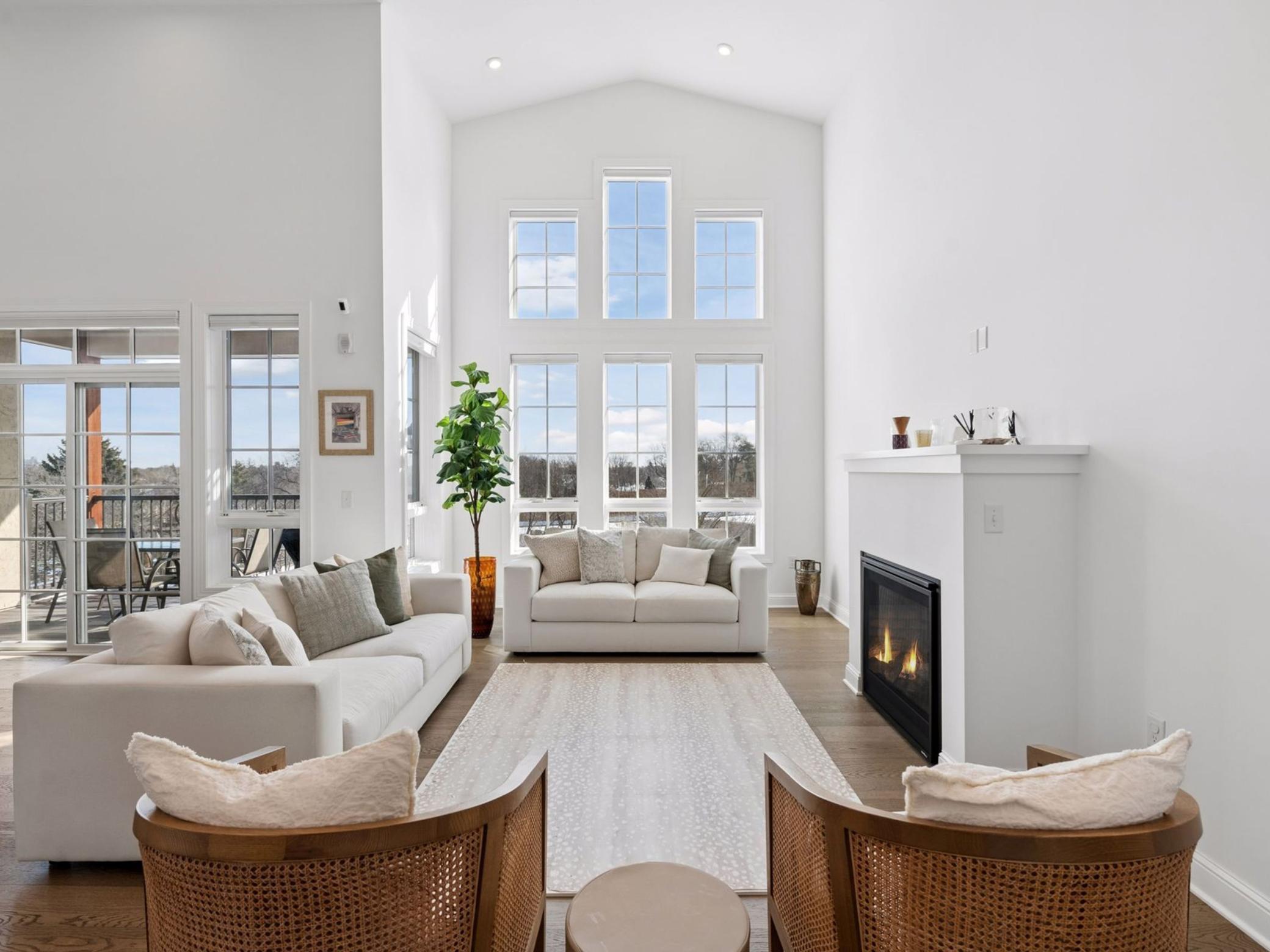 4901 Hawthorne Court Unit: 303