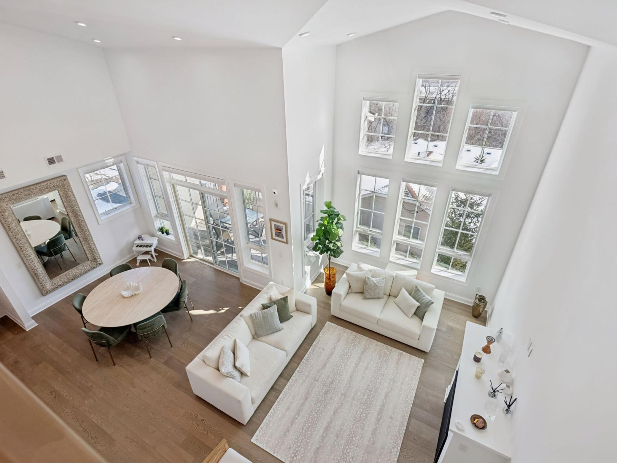4901 Hawthorne Court Unit: 303