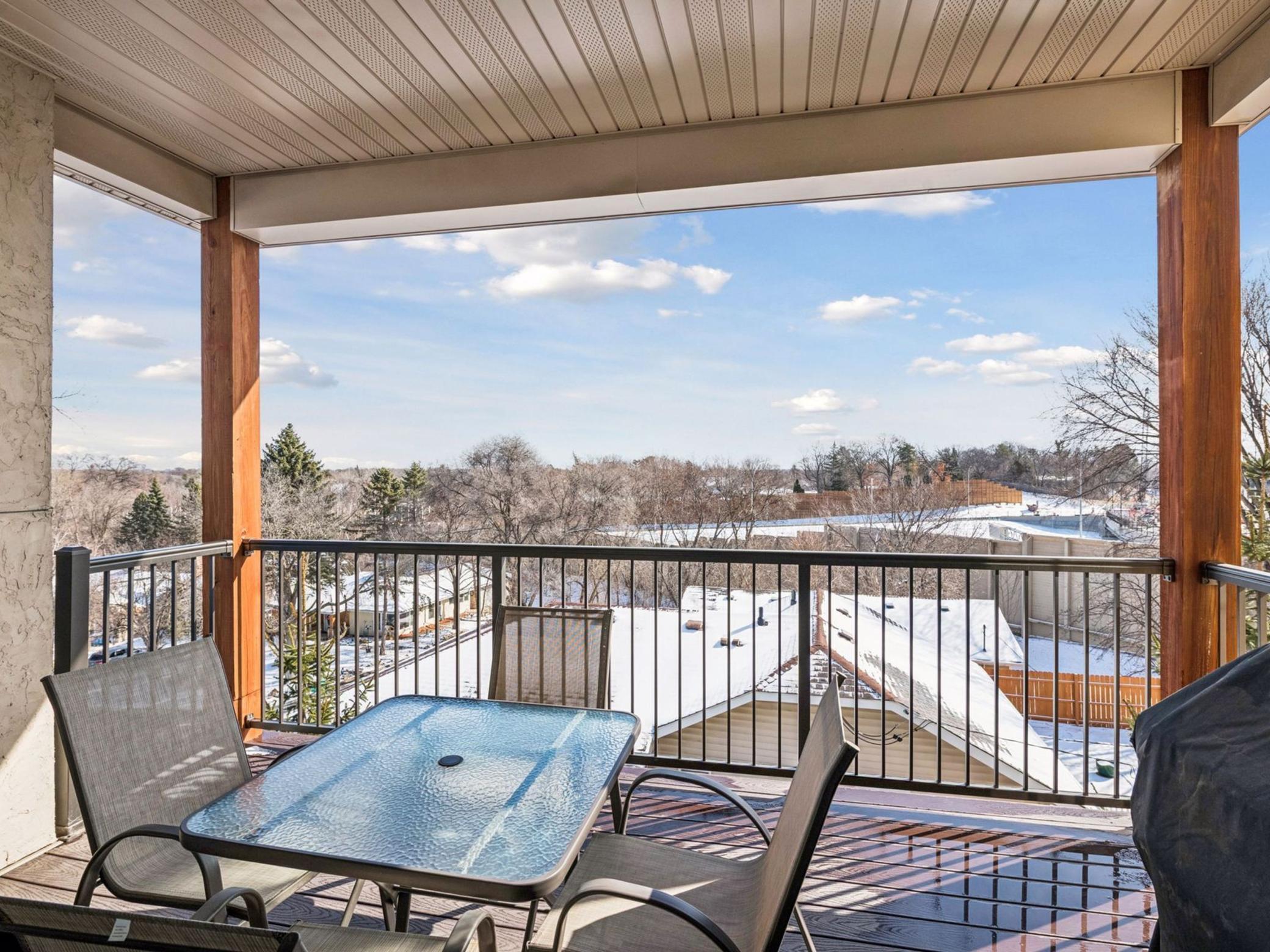 4901 Hawthorne Court Unit: 303