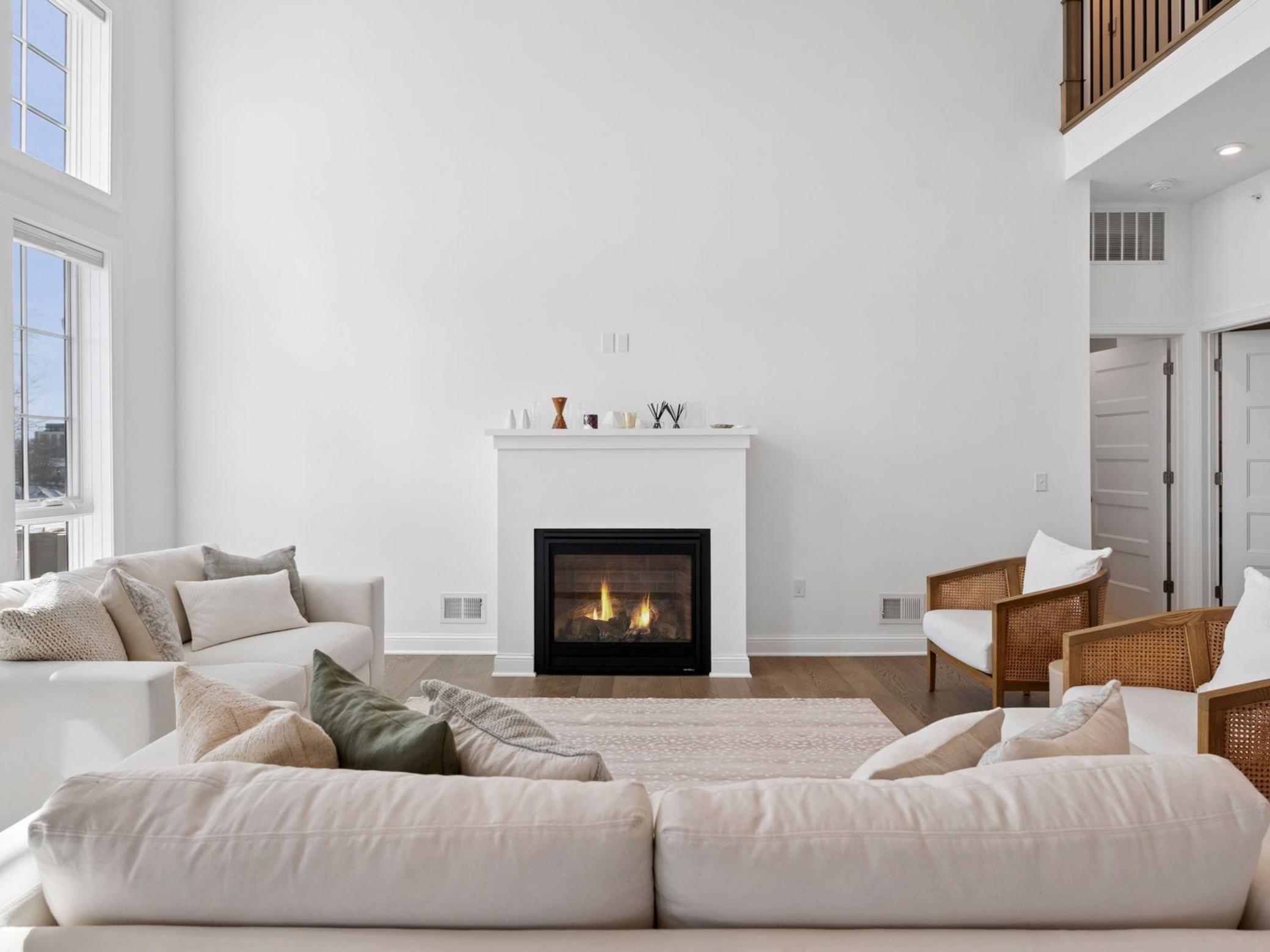 4901 Hawthorne Court Unit: 303