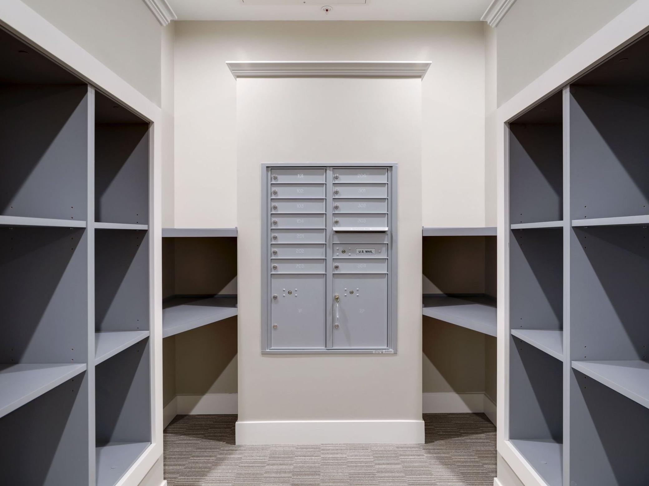 4901 Hawthorne Court Unit: 303