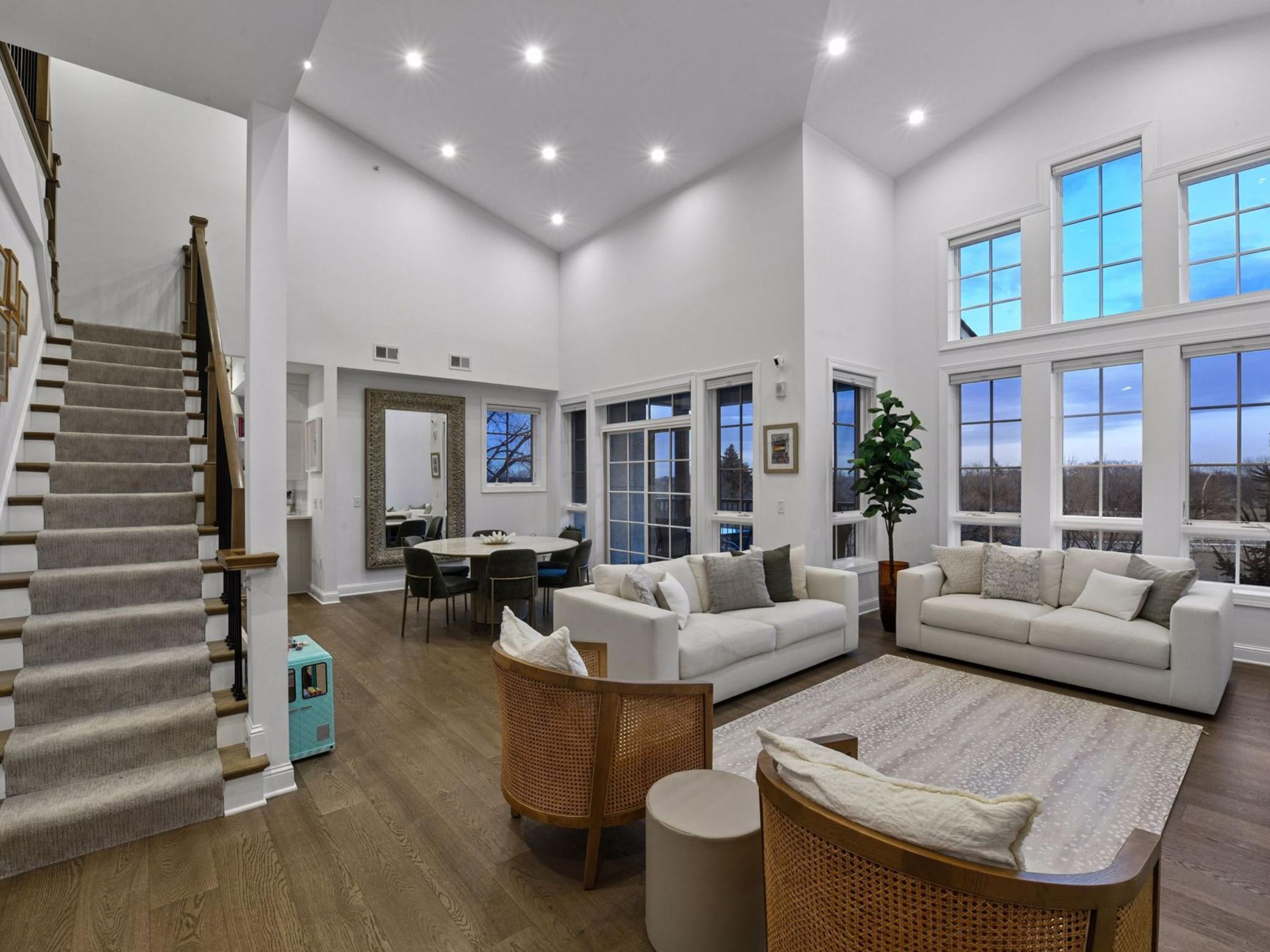 4901 Hawthorne Court Unit: 303