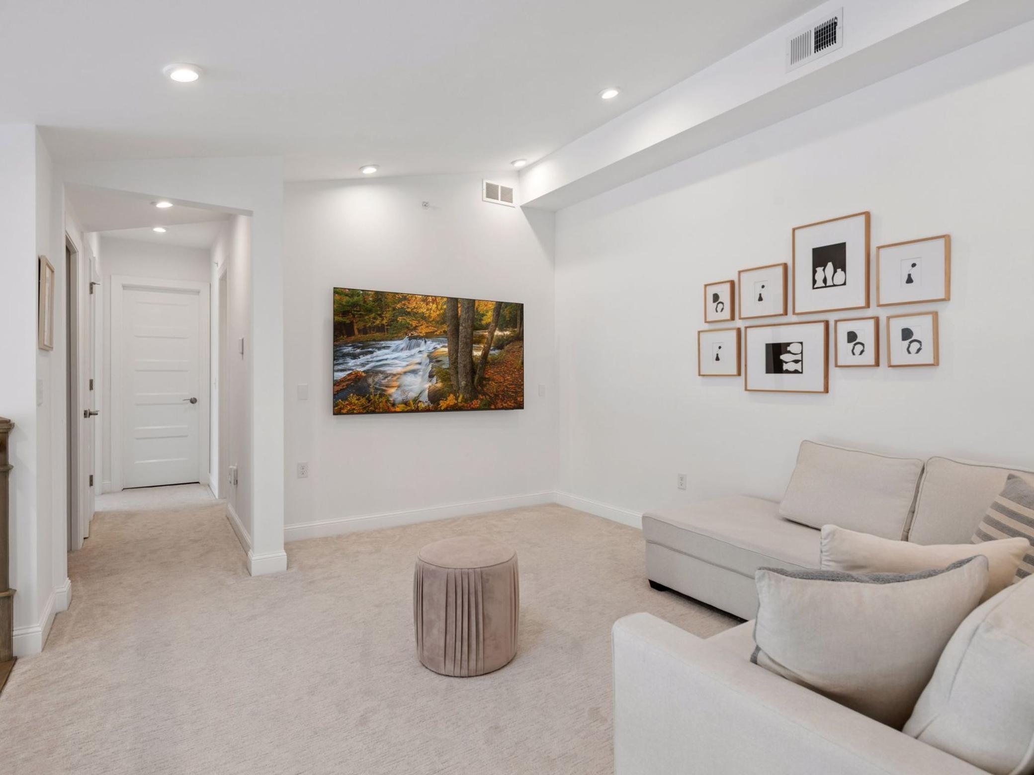 4901 Hawthorne Court Unit: 303