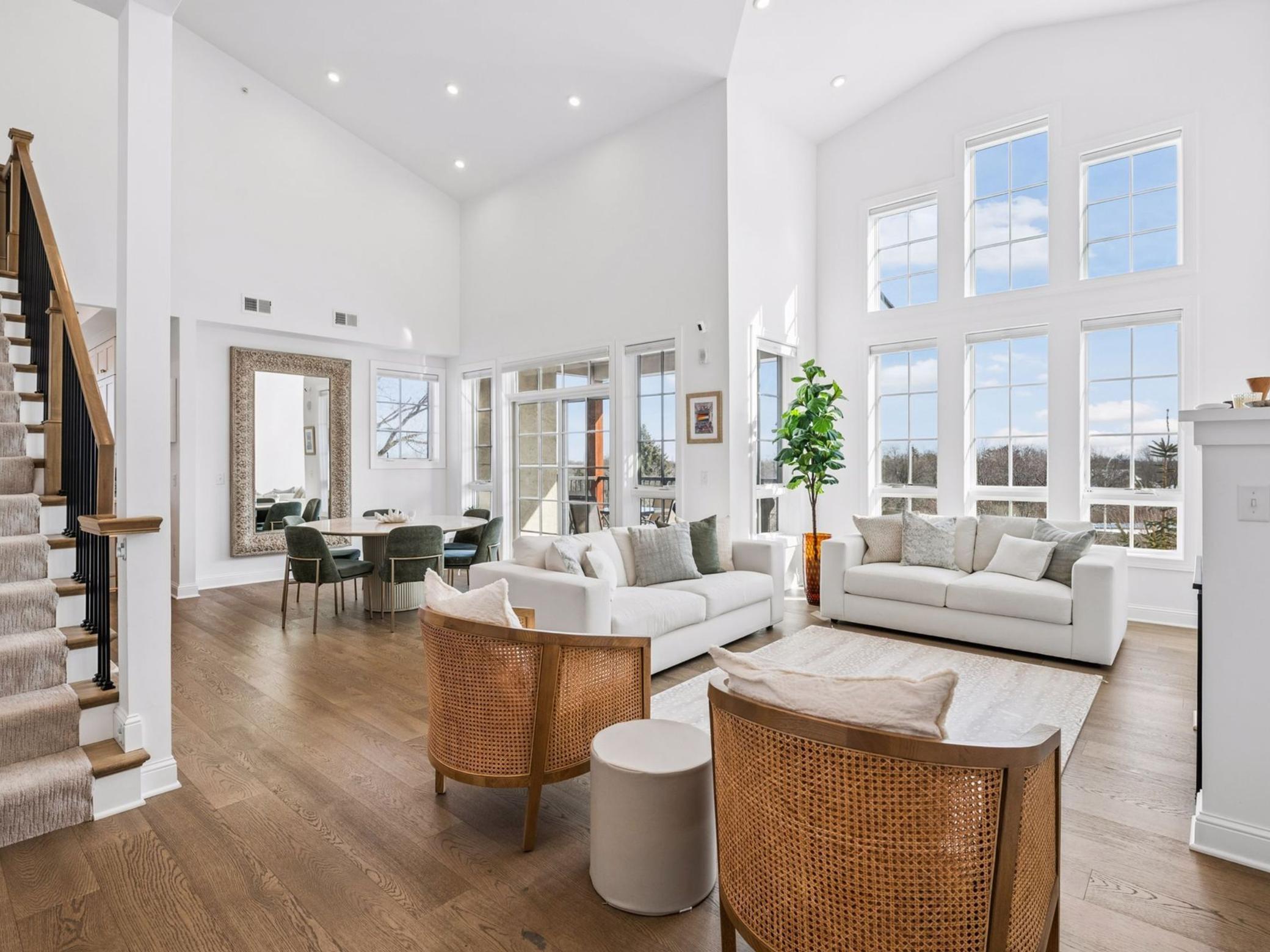 4901 Hawthorne Court Unit: 303