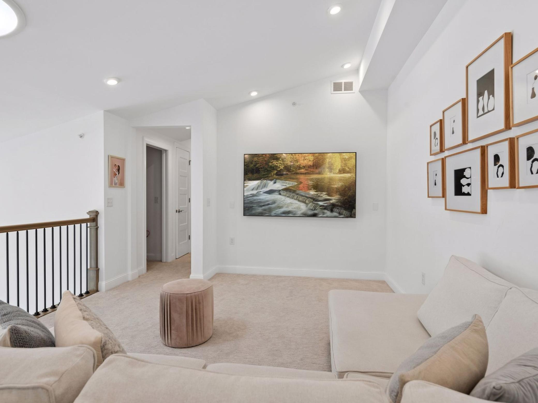 4901 Hawthorne Court Unit: 303