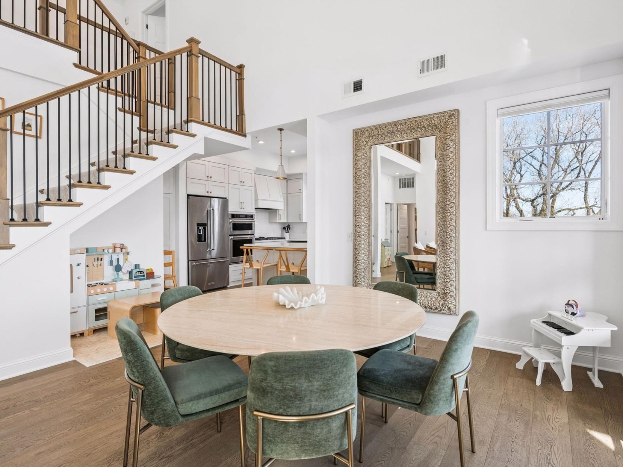 4901 Hawthorne Court Unit: 303