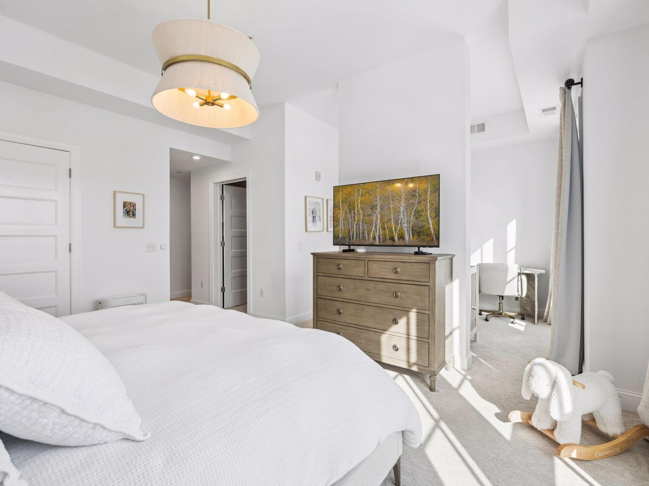 4901 Hawthorne Court Unit: 303