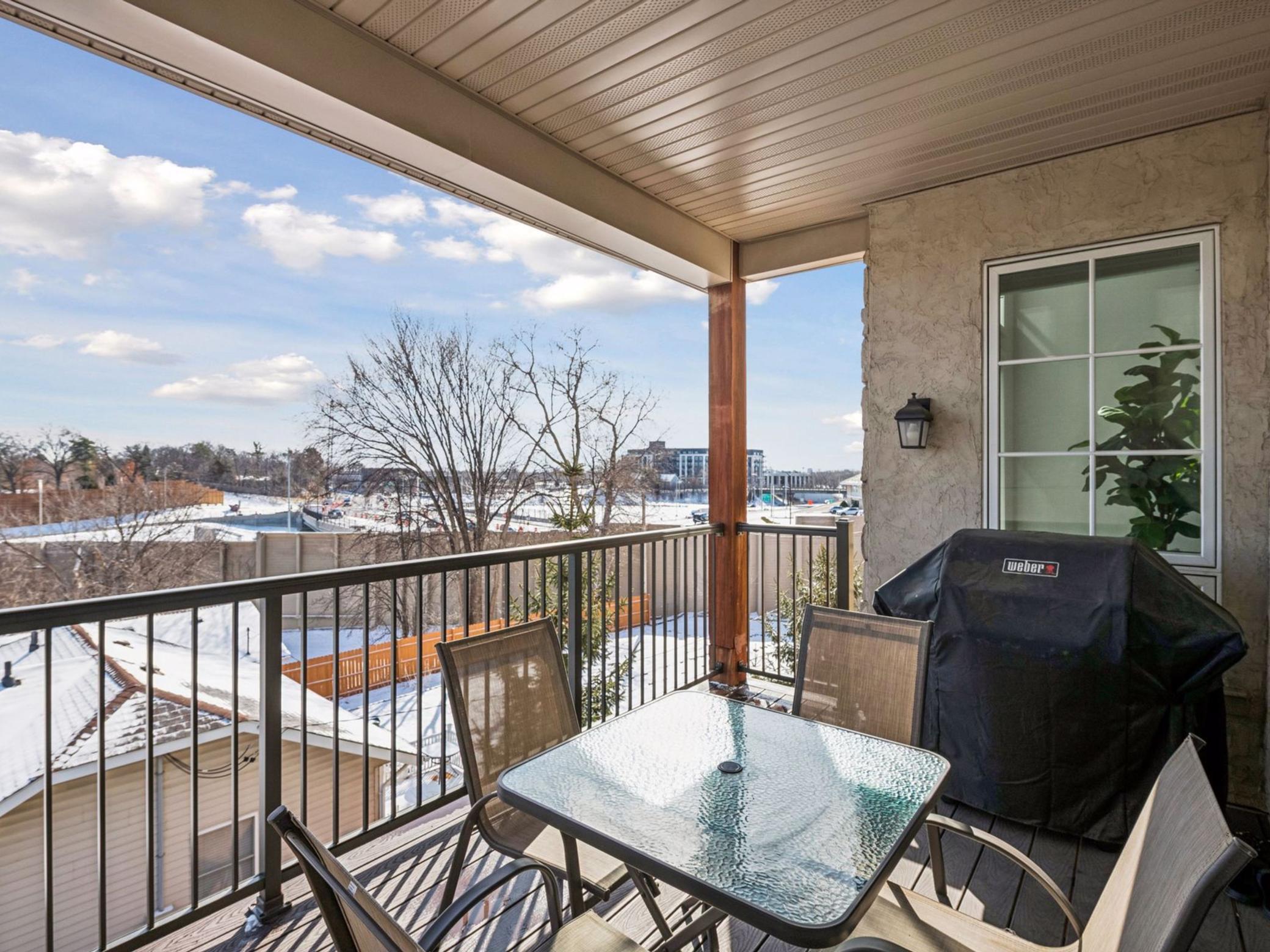 4901 Hawthorne Court Unit: 303