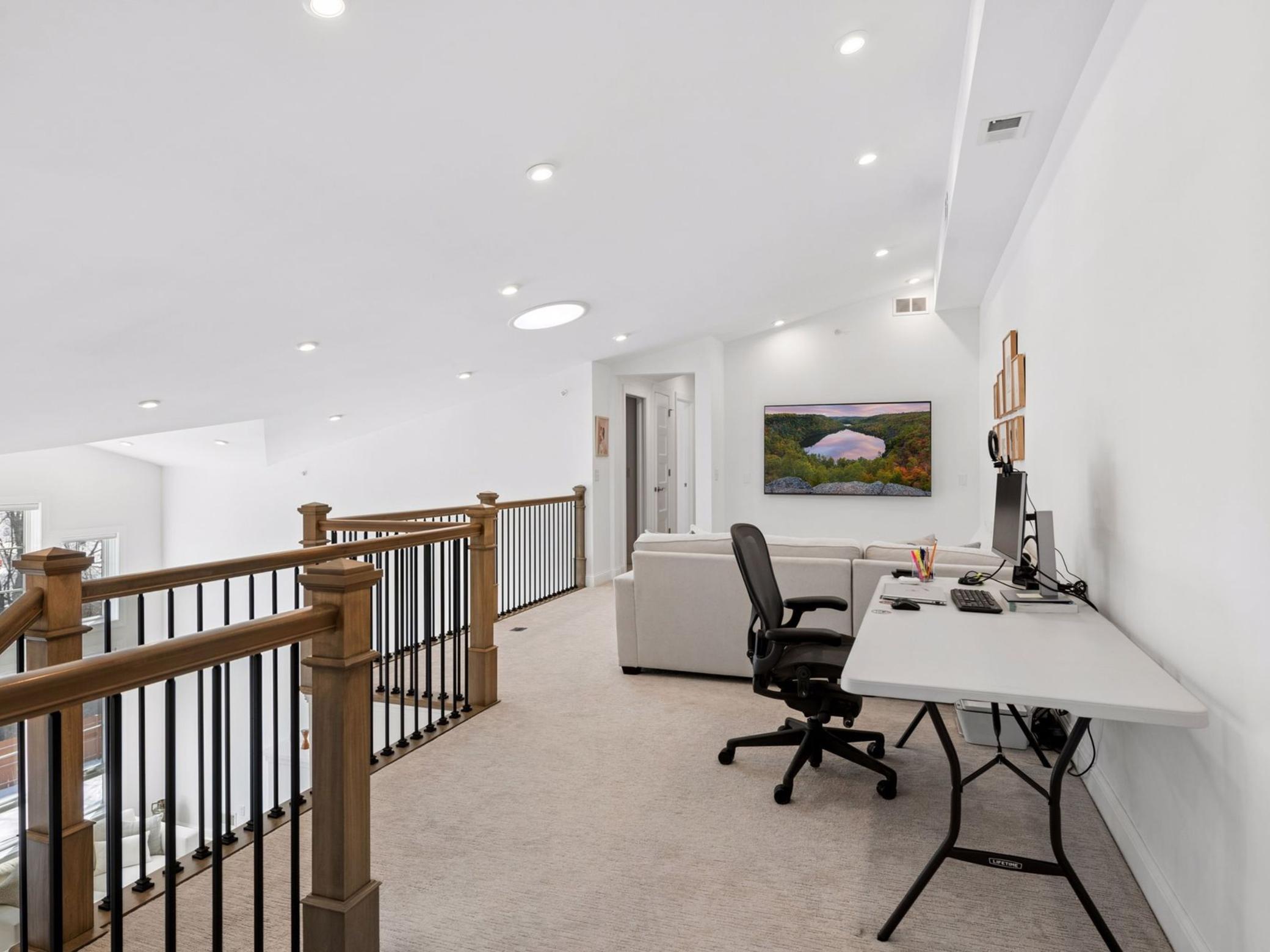 4901 Hawthorne Court Unit: 303