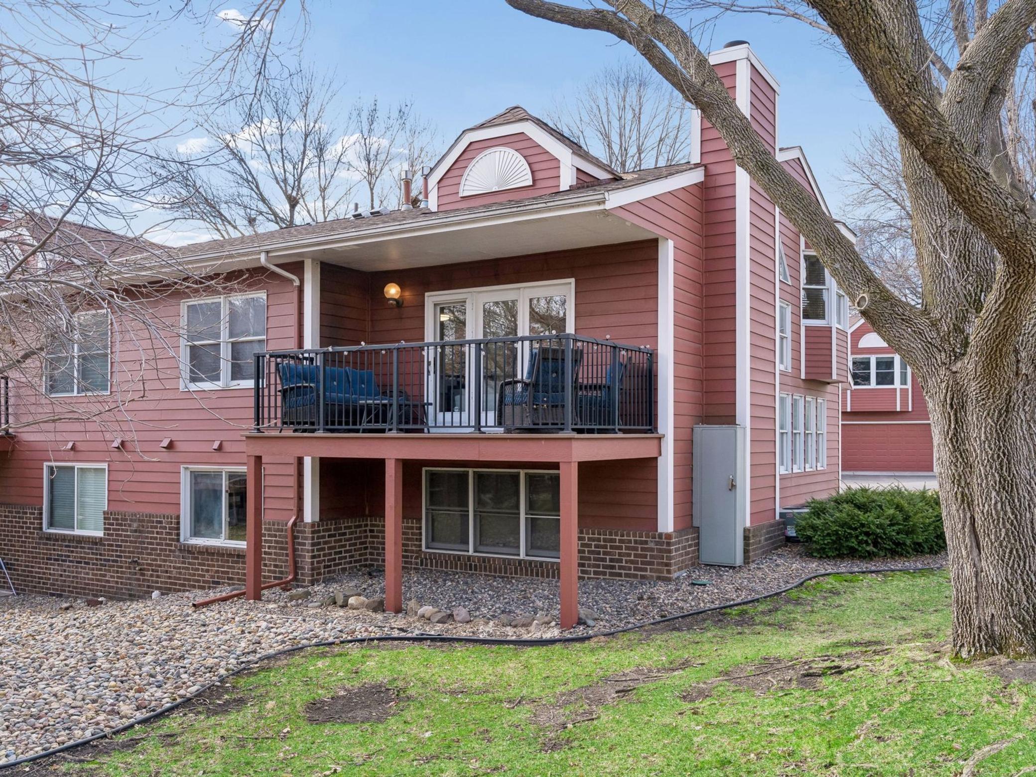 3349 Saint Louis Avenue