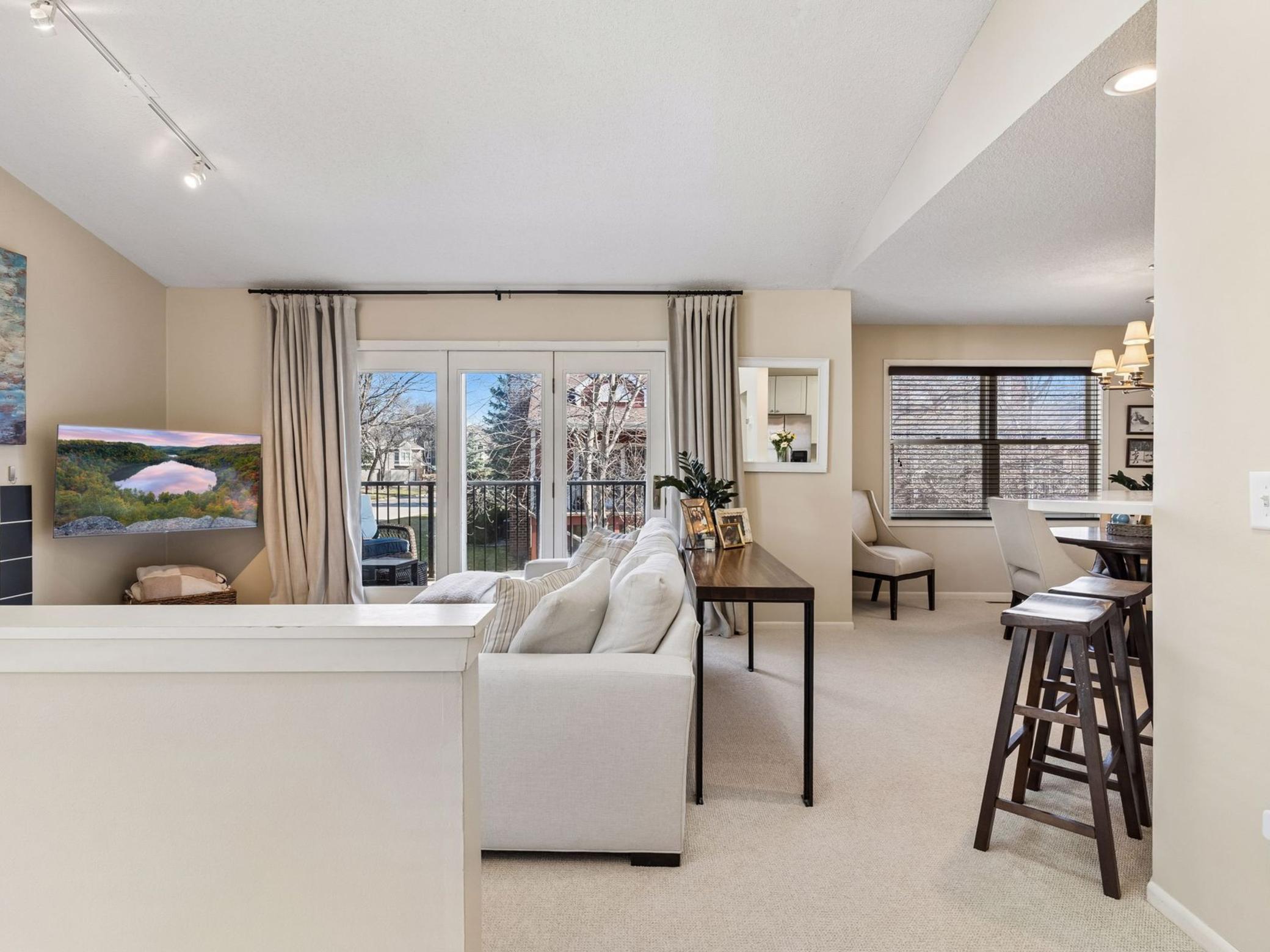 3349 Saint Louis Avenue