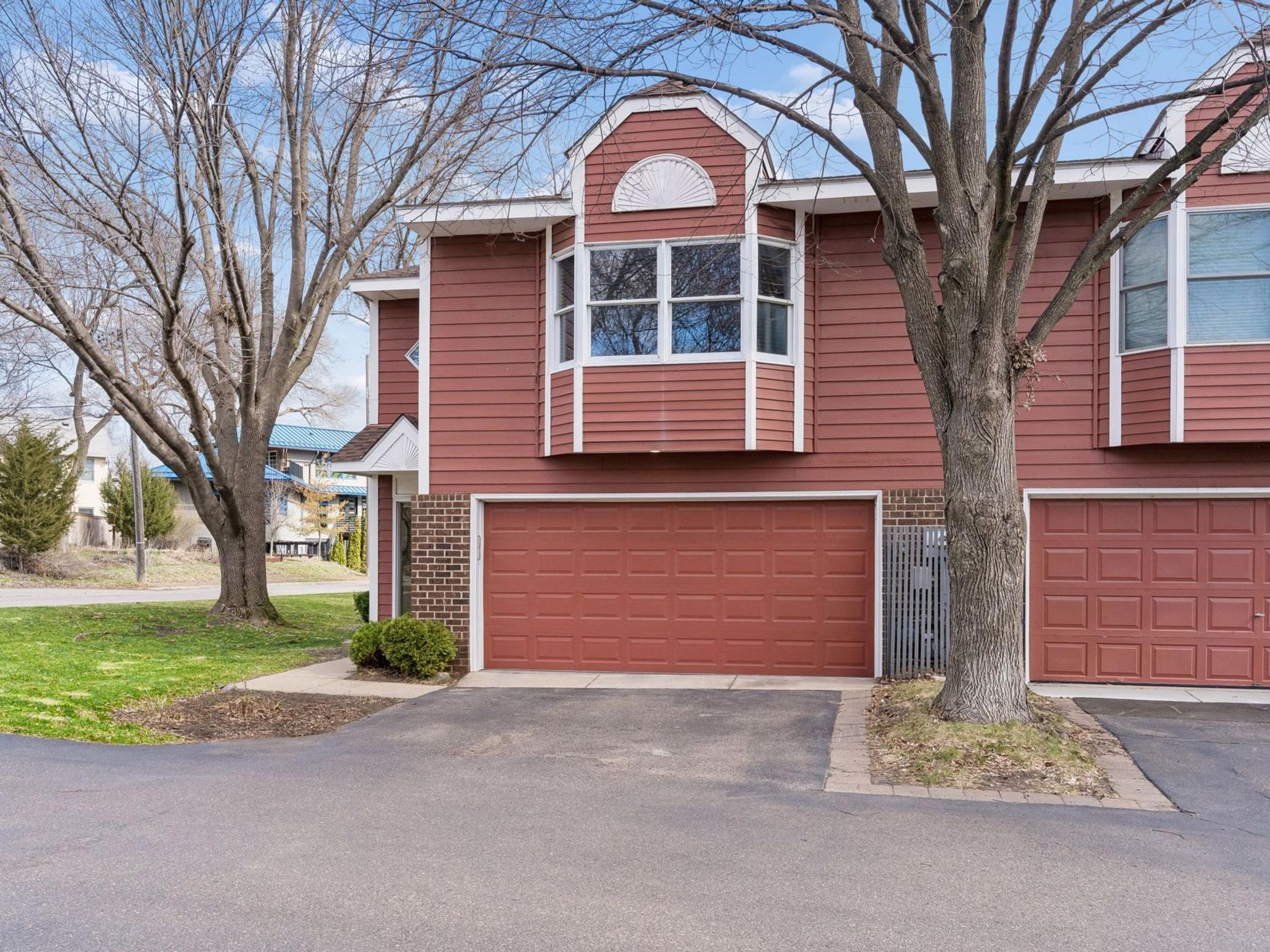 3349 Saint Louis Avenue