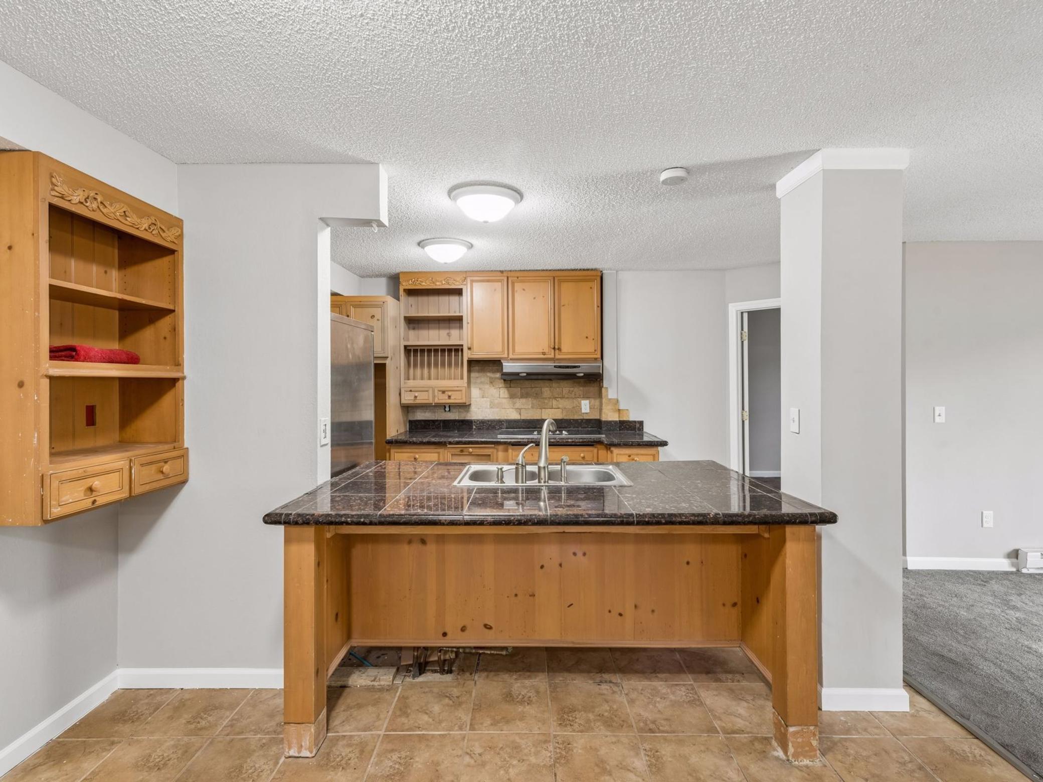 7675 142nd Street W Unit: 109