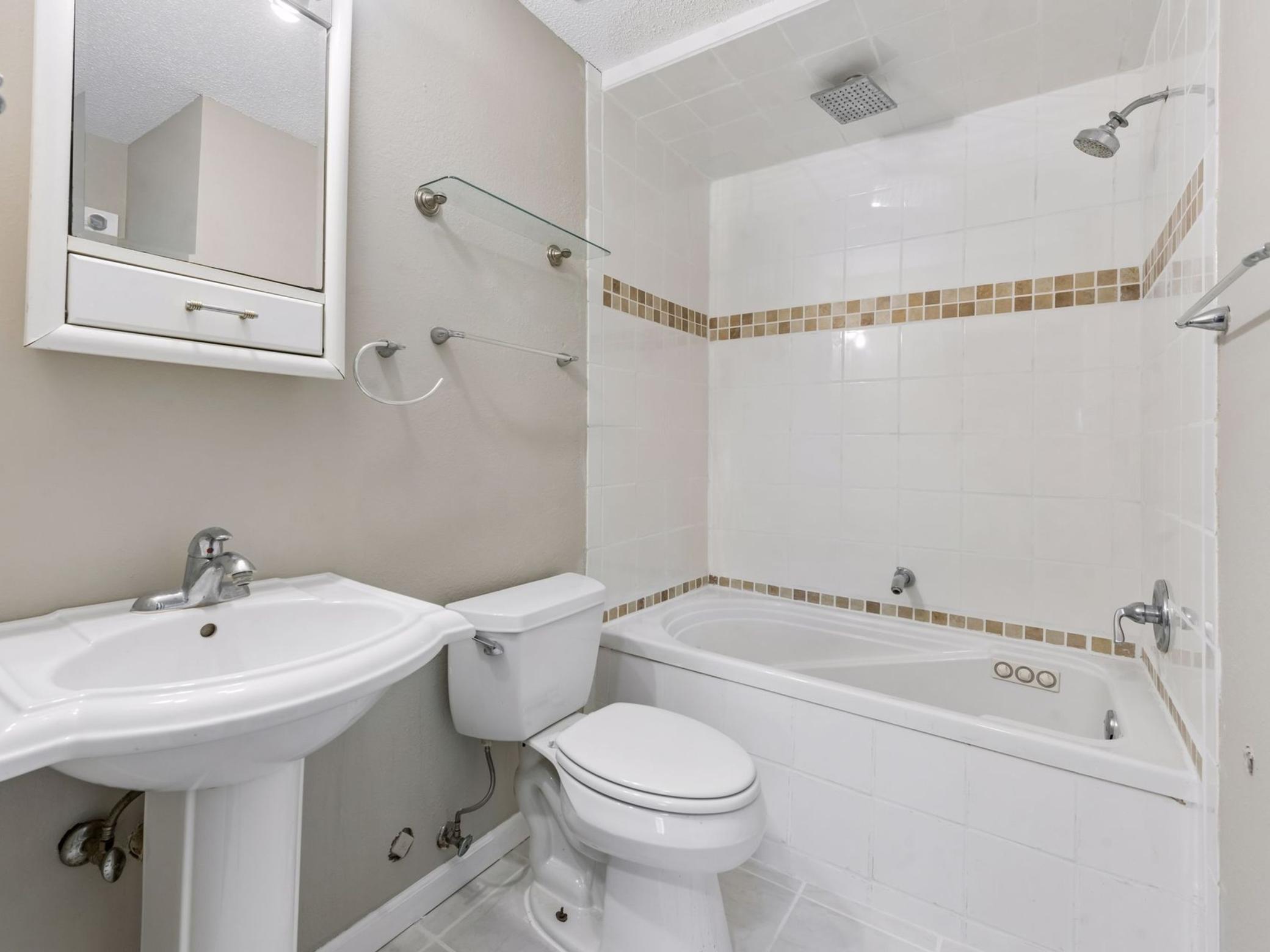 7675 142nd Street W Unit: 109