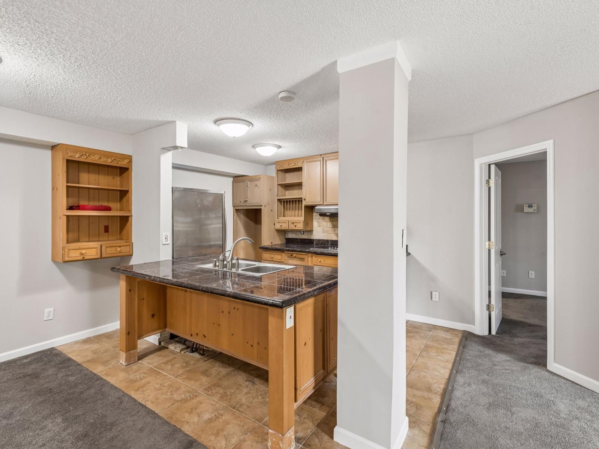 7675 142nd Street W Unit: 109