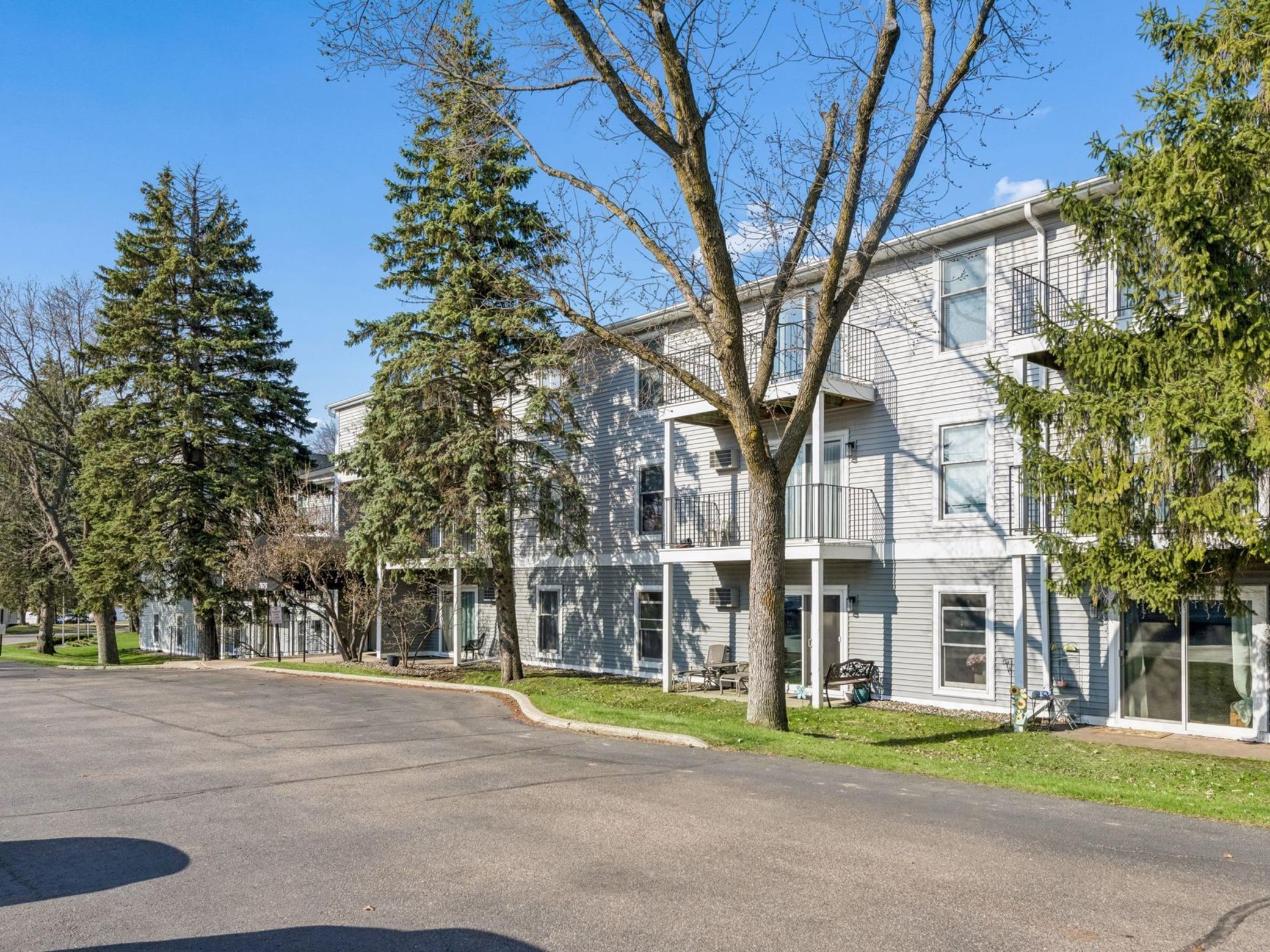 7675 142nd Street W Unit: 109