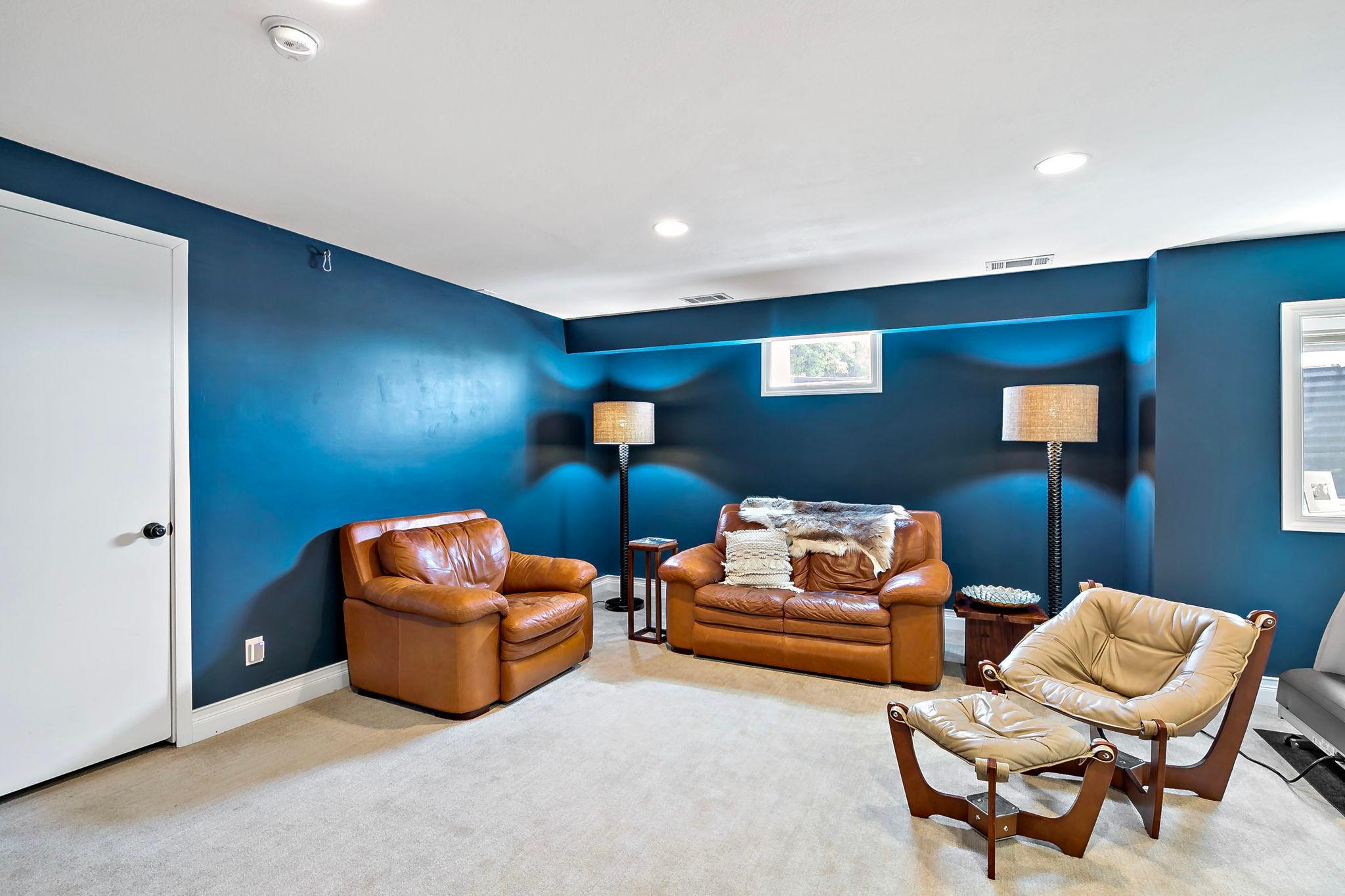 5830 Club Lane