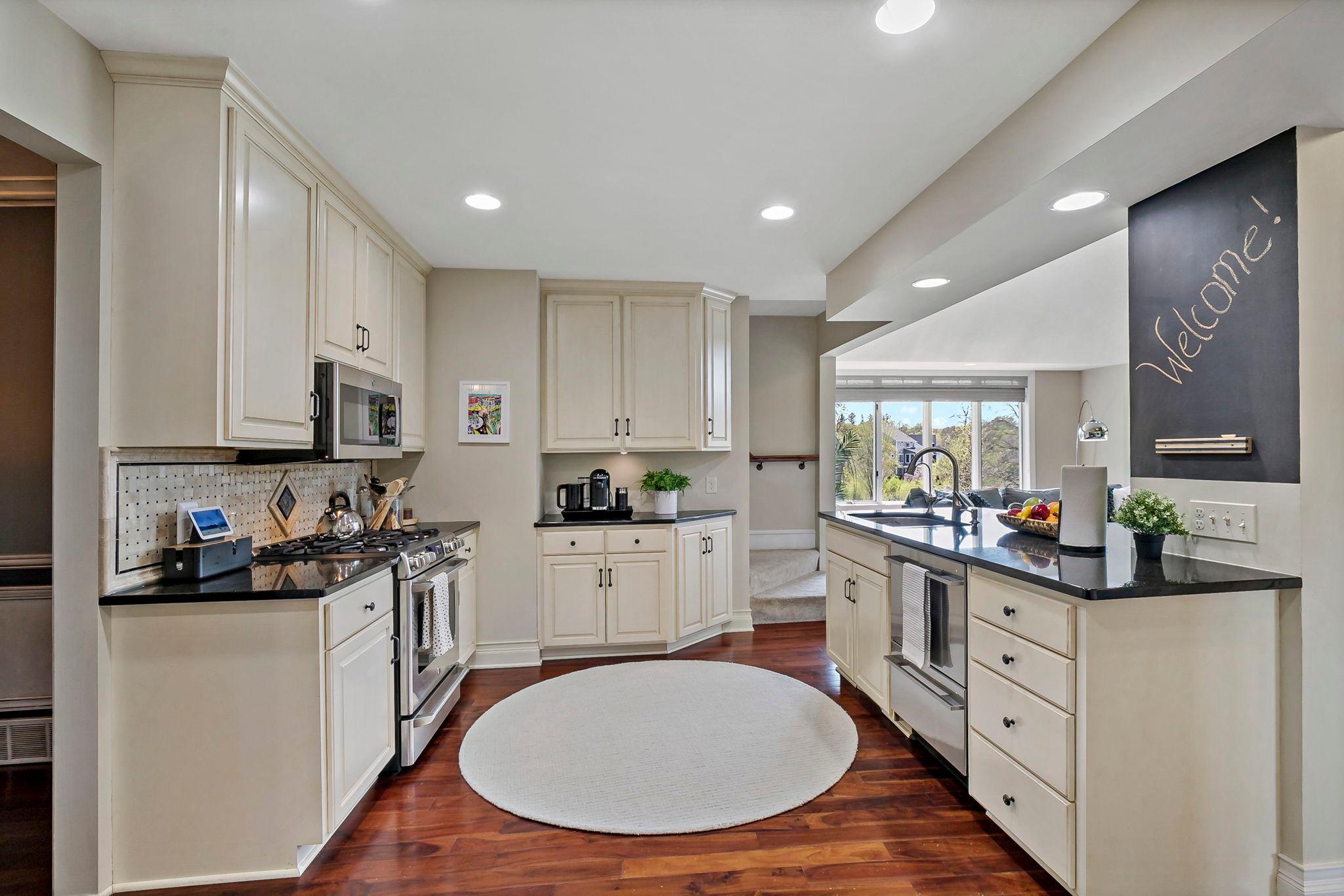 5830 Club Lane