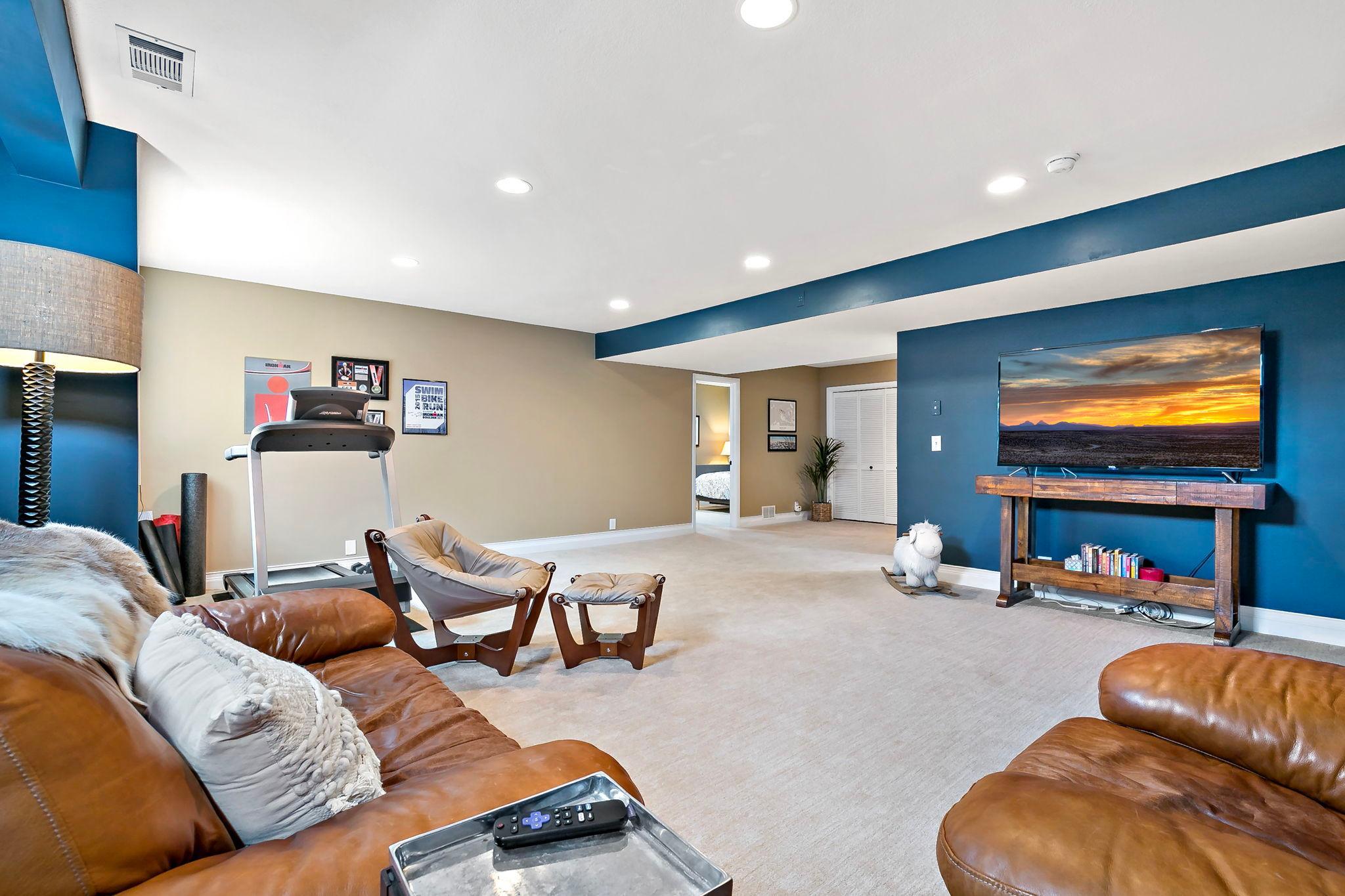 5830 Club Lane