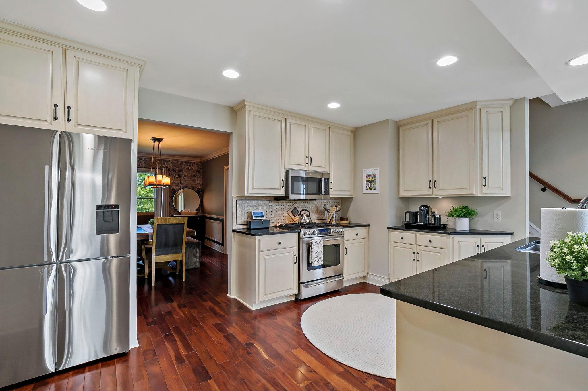 5830 Club Lane