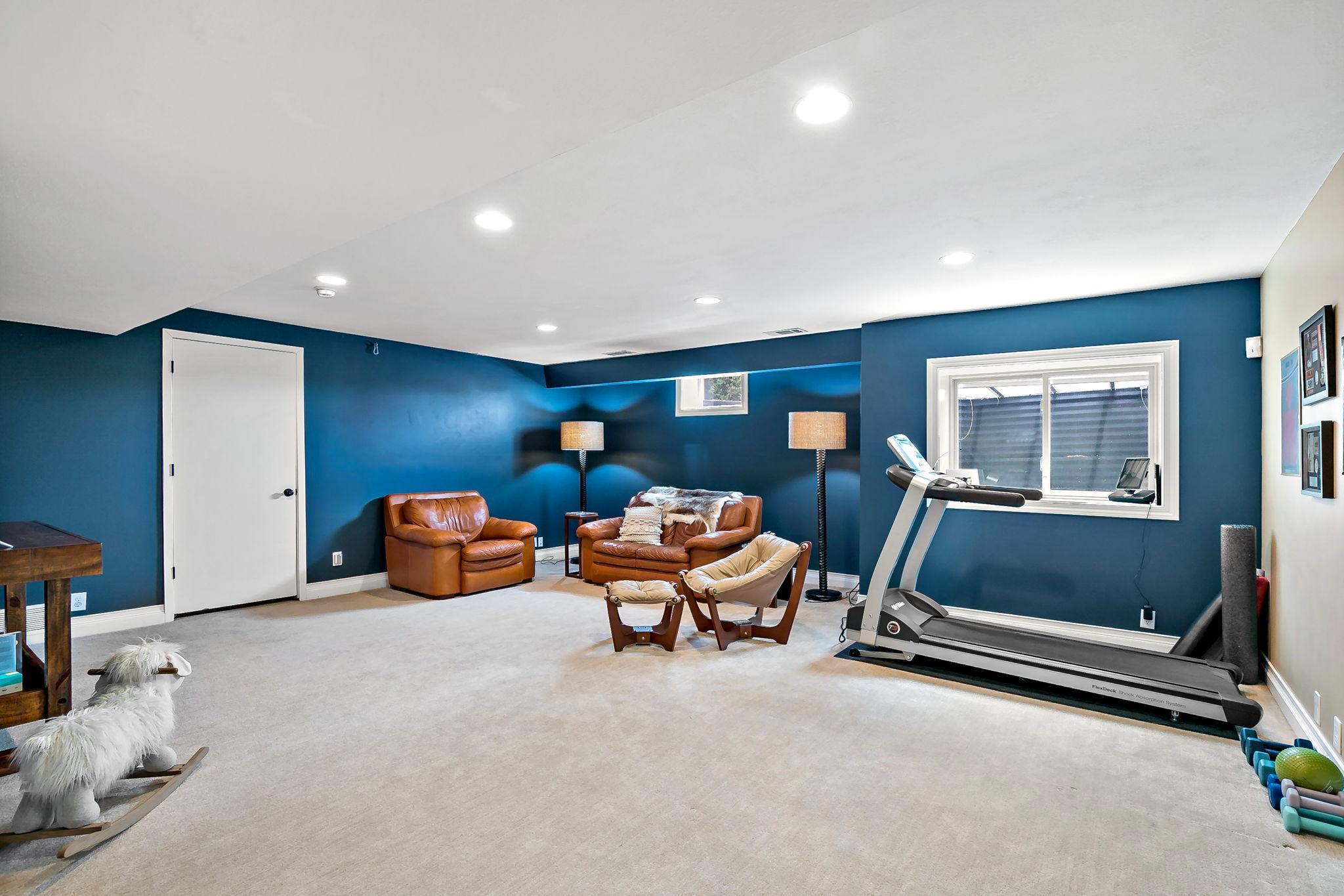 5830 Club Lane