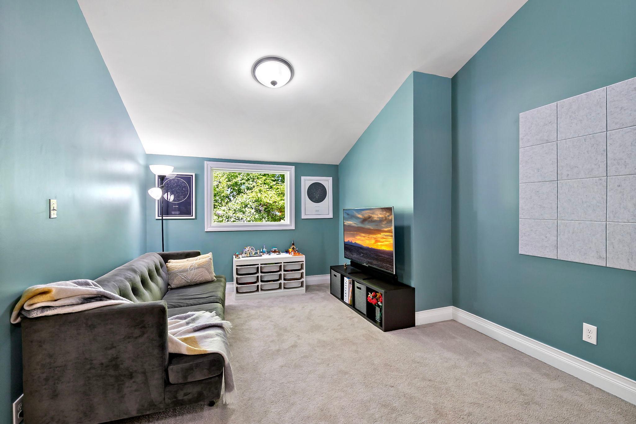5830 Club Lane