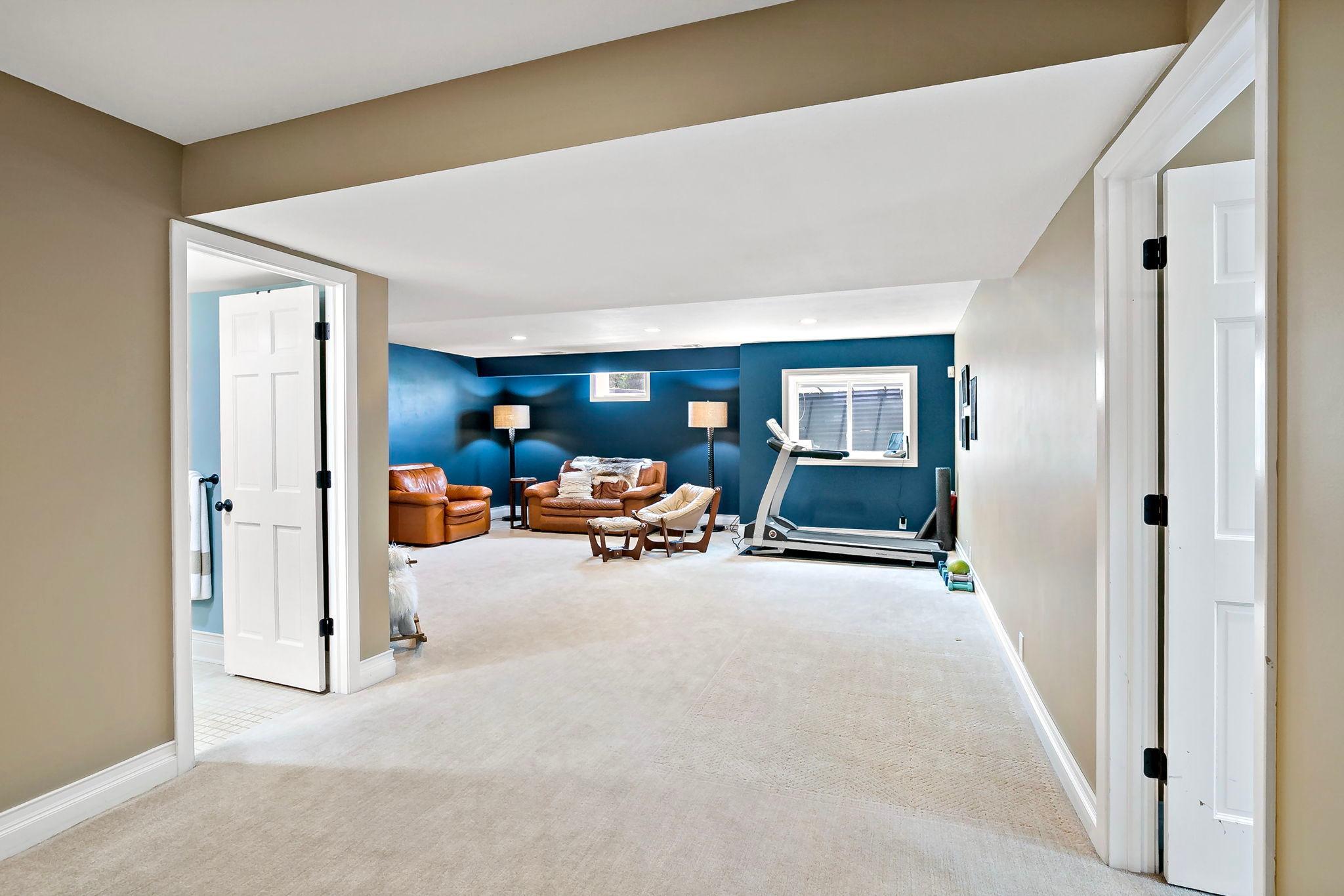 5830 Club Lane