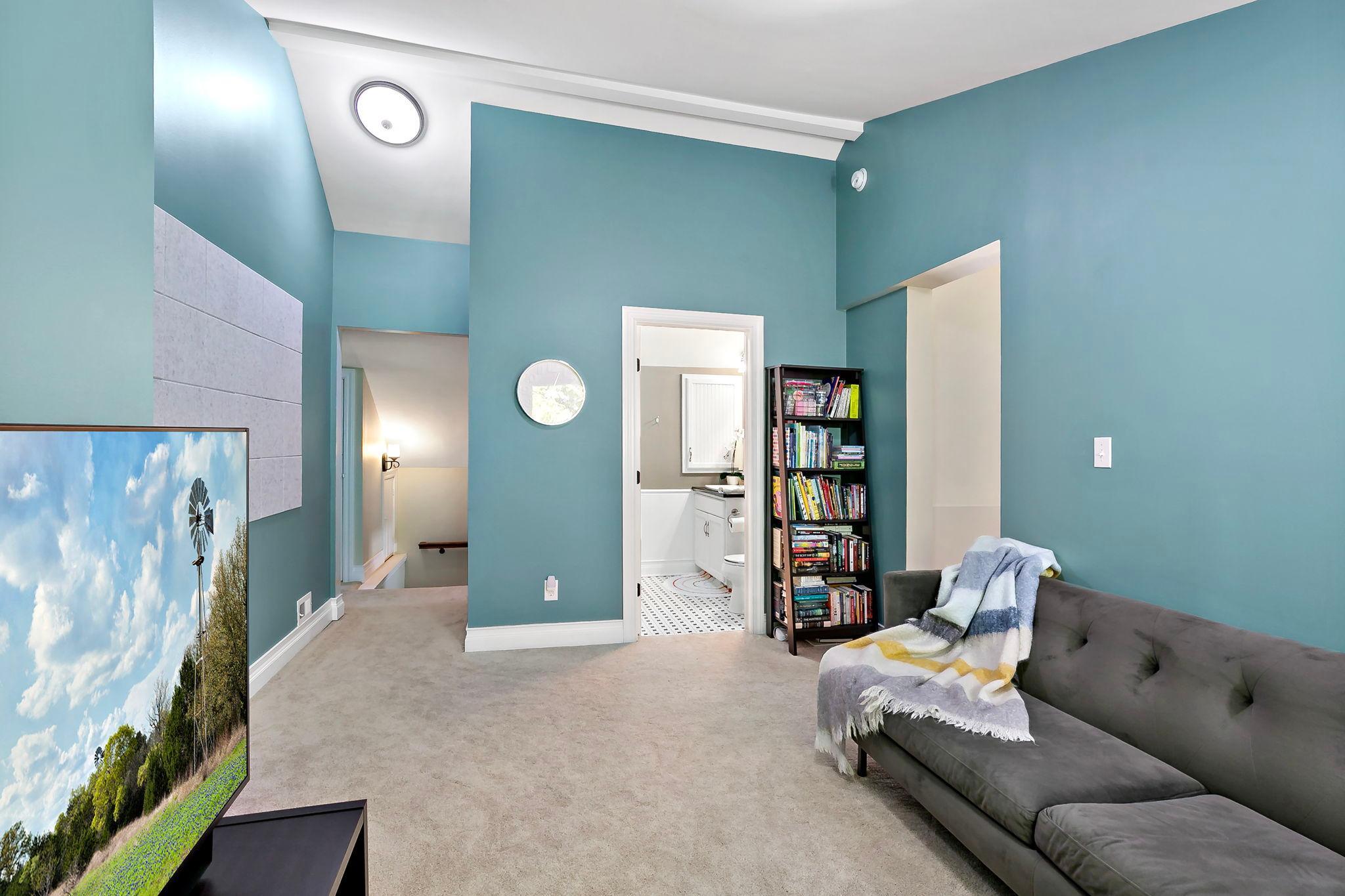 5830 Club Lane
