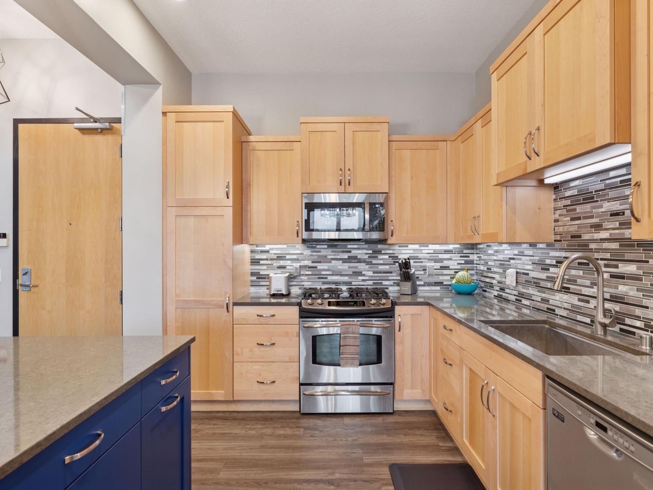 256 Spring Street Unit: 413