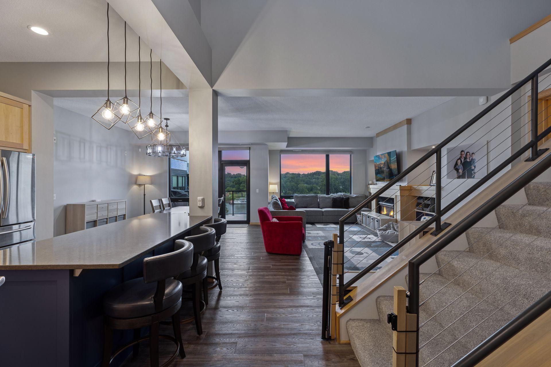 256 Spring Street Unit: 413