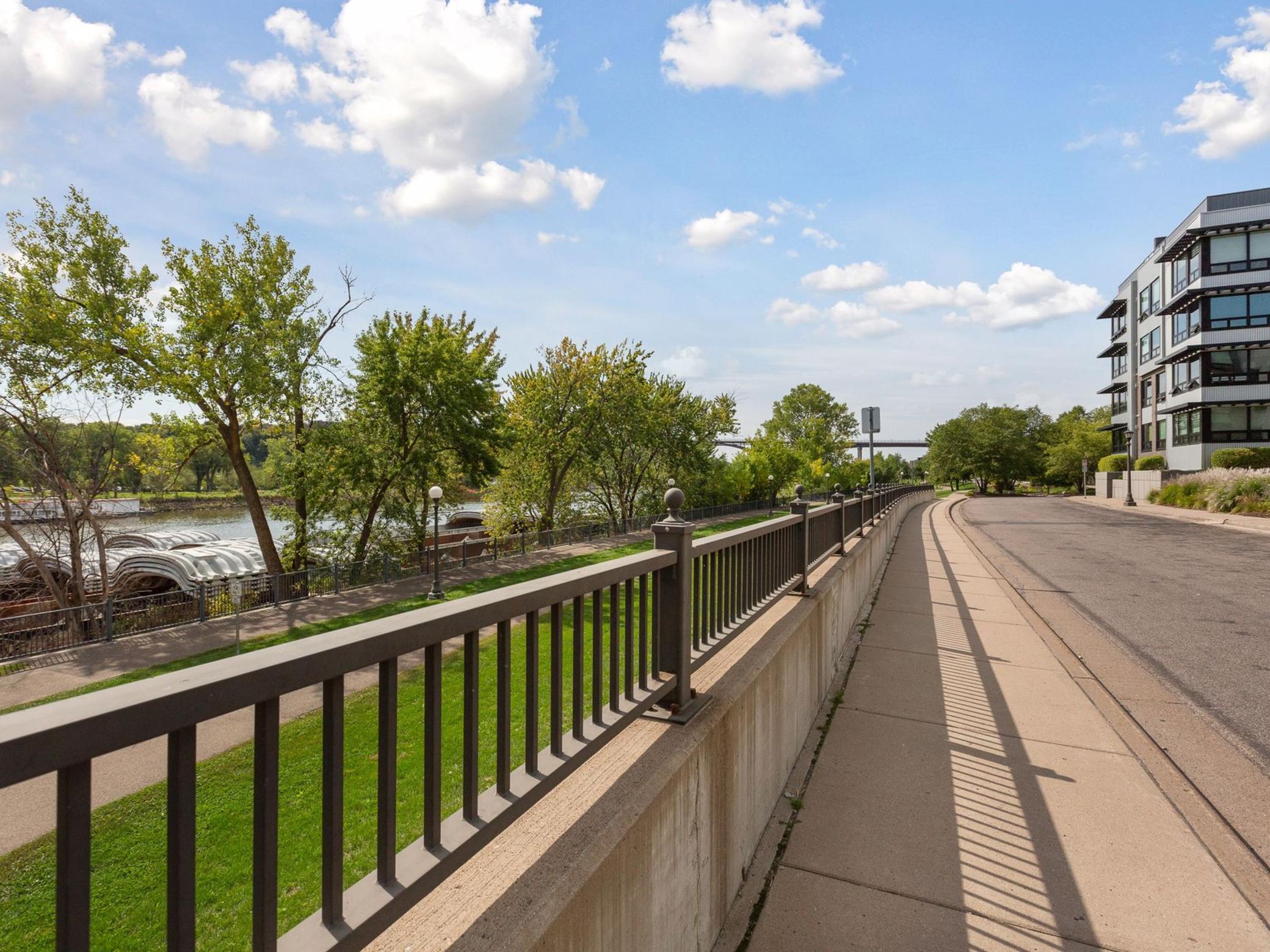 256 Spring Street Unit: 413