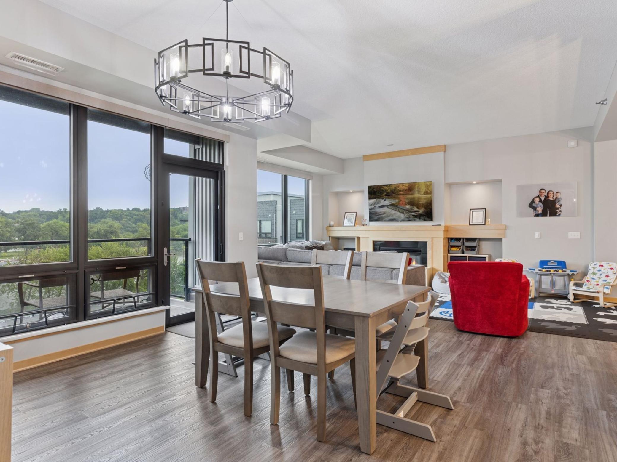 256 Spring Street Unit: 413