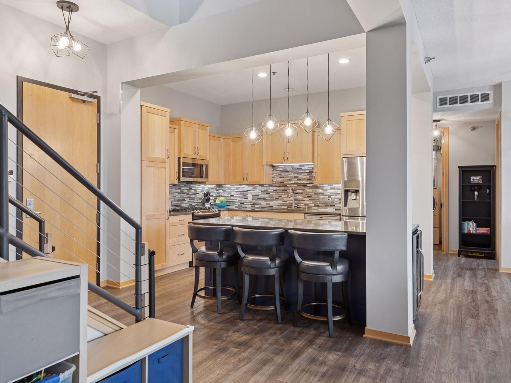 256 Spring Street Unit: 413