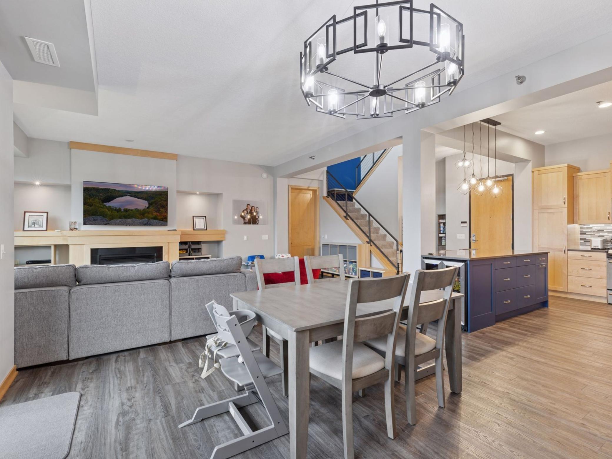 256 Spring Street Unit: 413