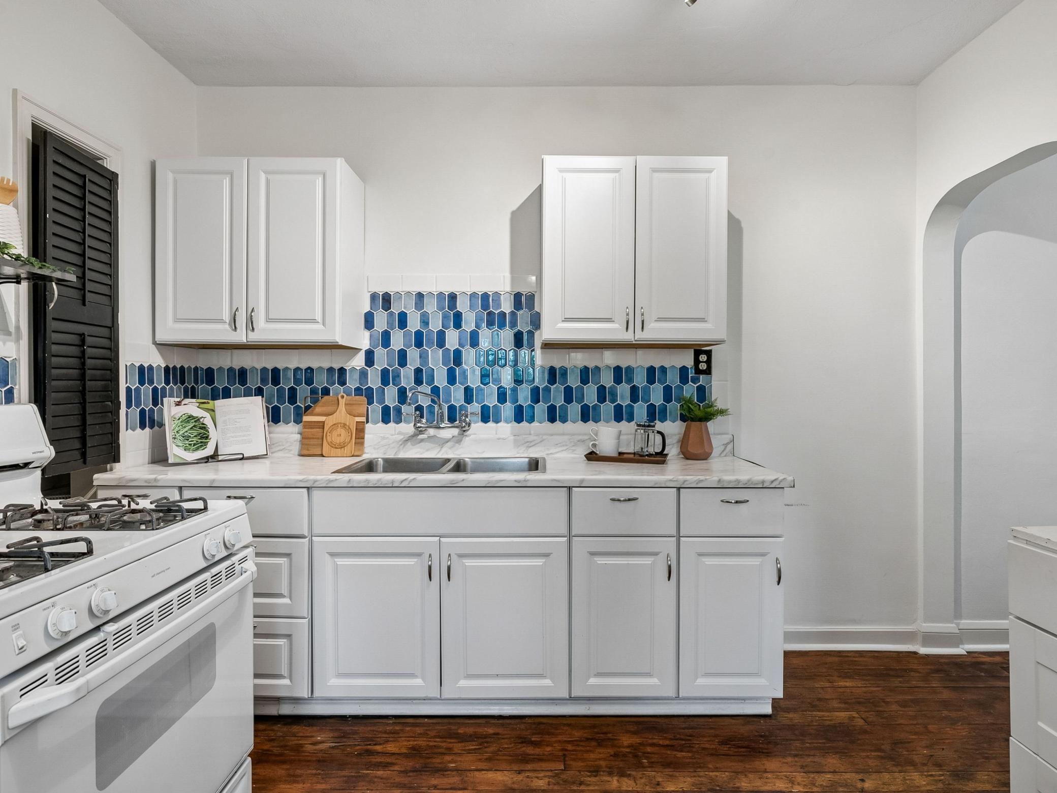 3815 Glendale Terrace Unit: 2