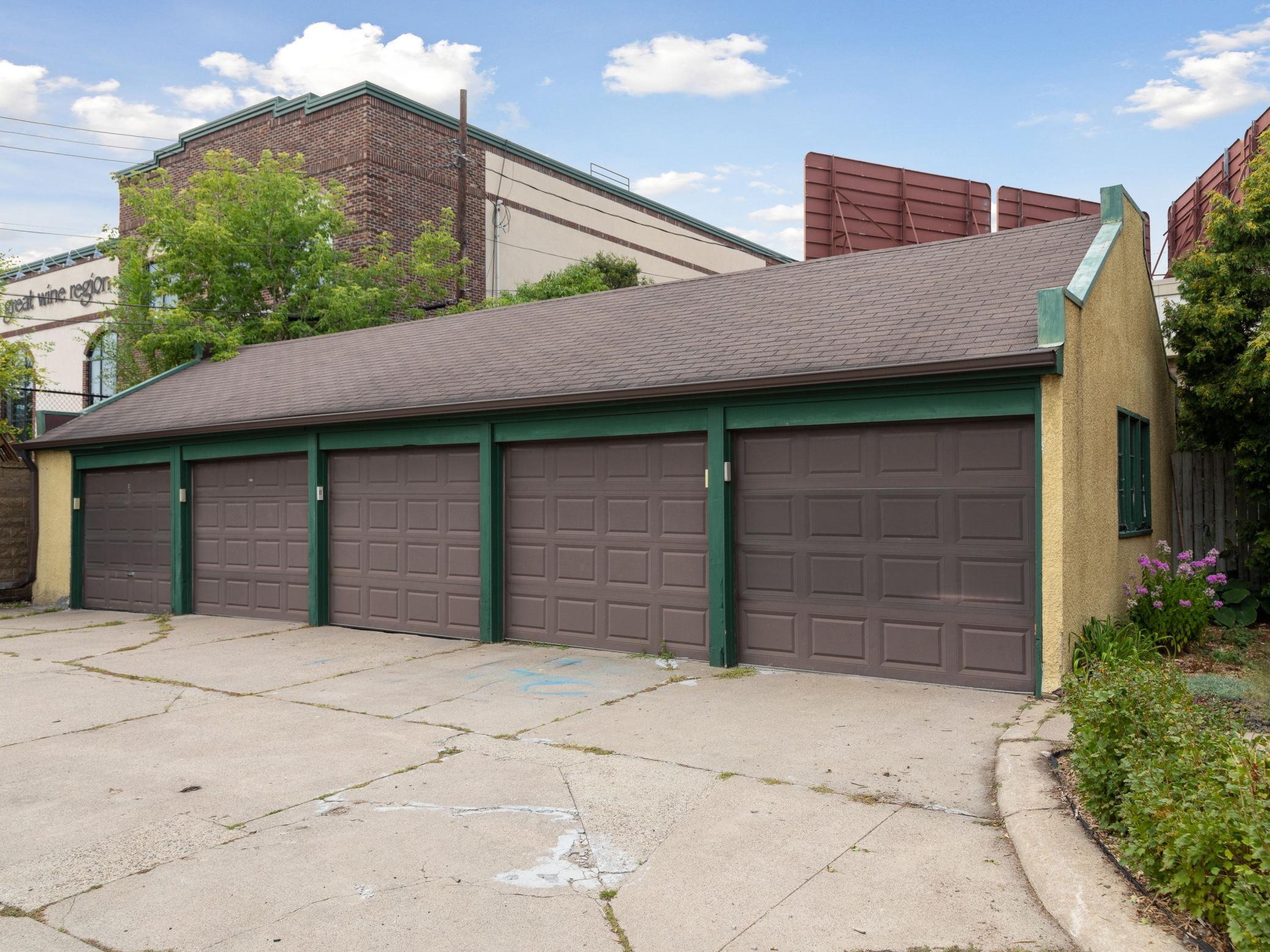 3815 Glendale Terrace Unit: 2