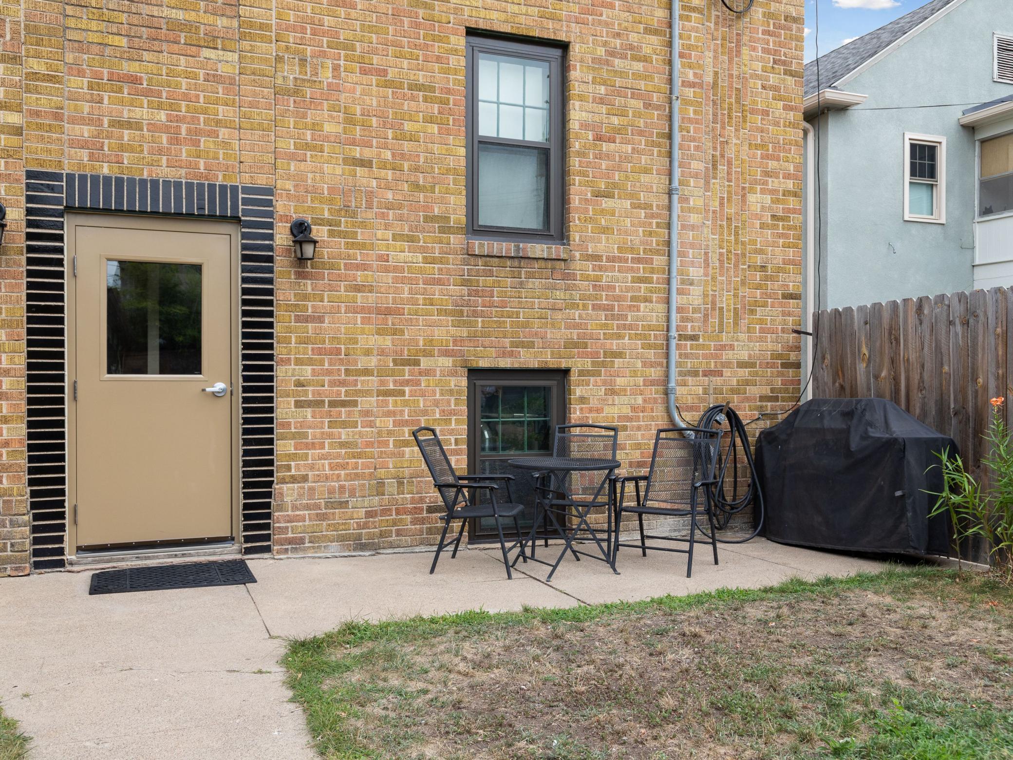 3815 Glendale Terrace Unit: 2