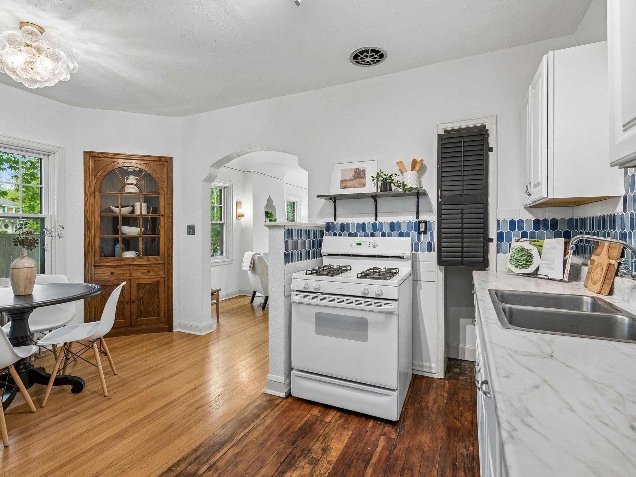 3815 Glendale Terrace Unit: 2