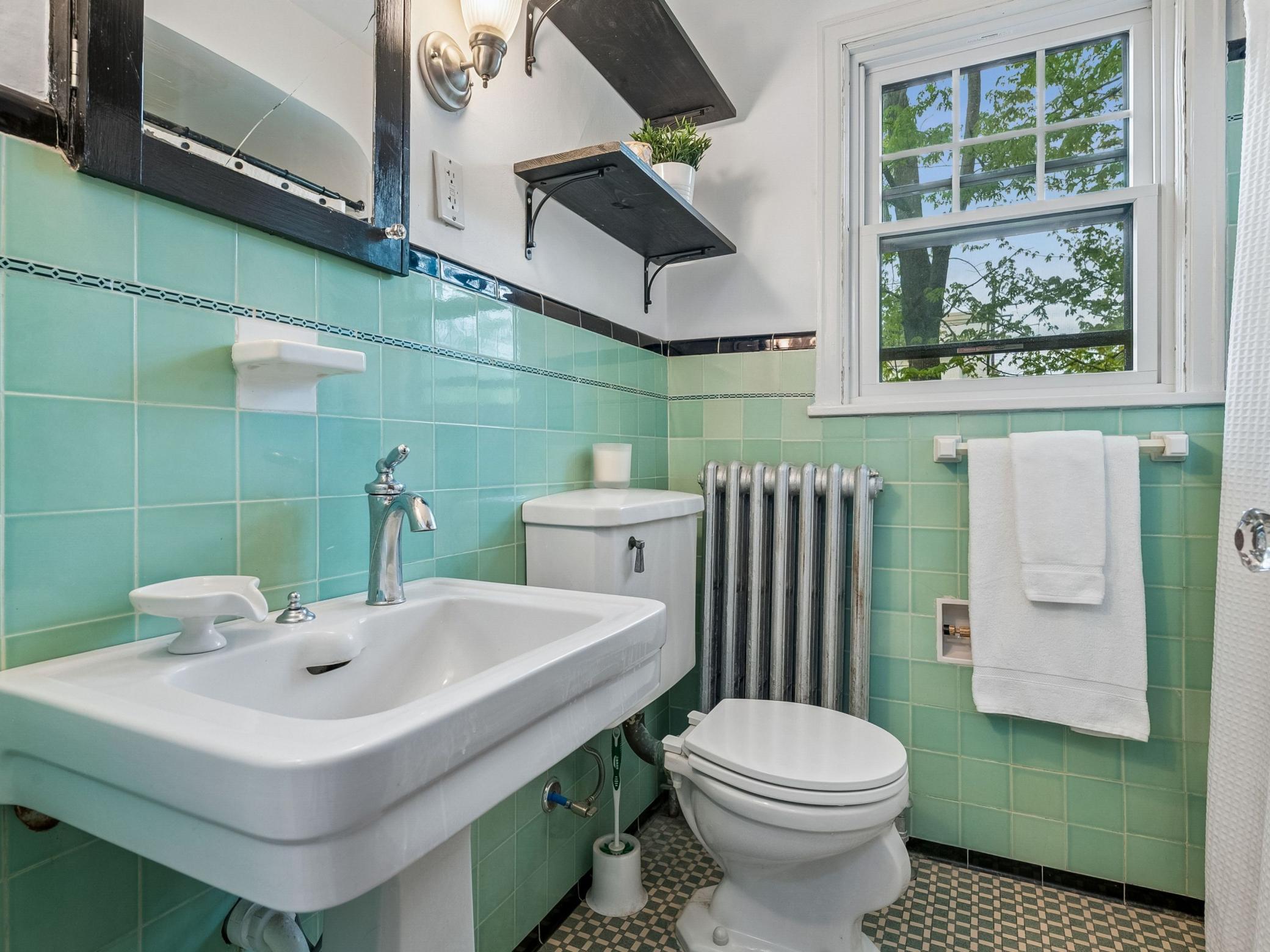3815 Glendale Terrace Unit: 2