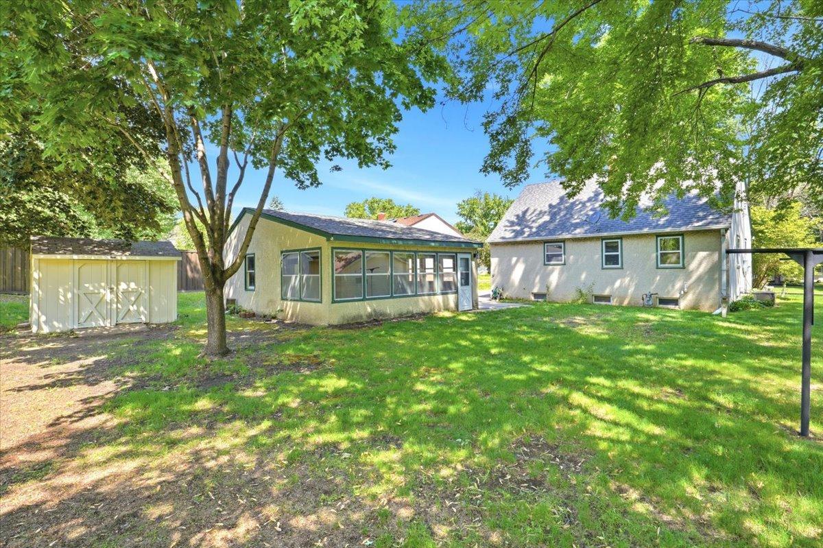 568 Shryer Avenue W
