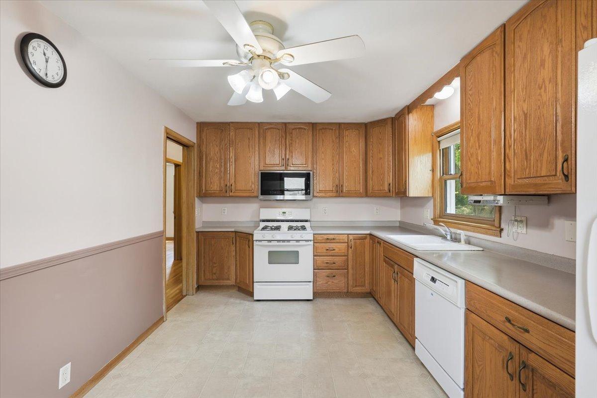 568 Shryer Avenue W