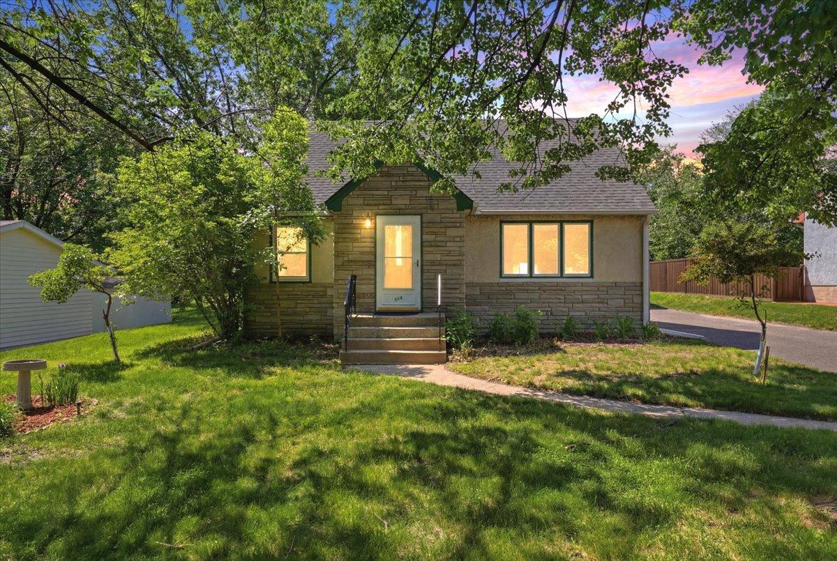 568 Shryer Avenue W
