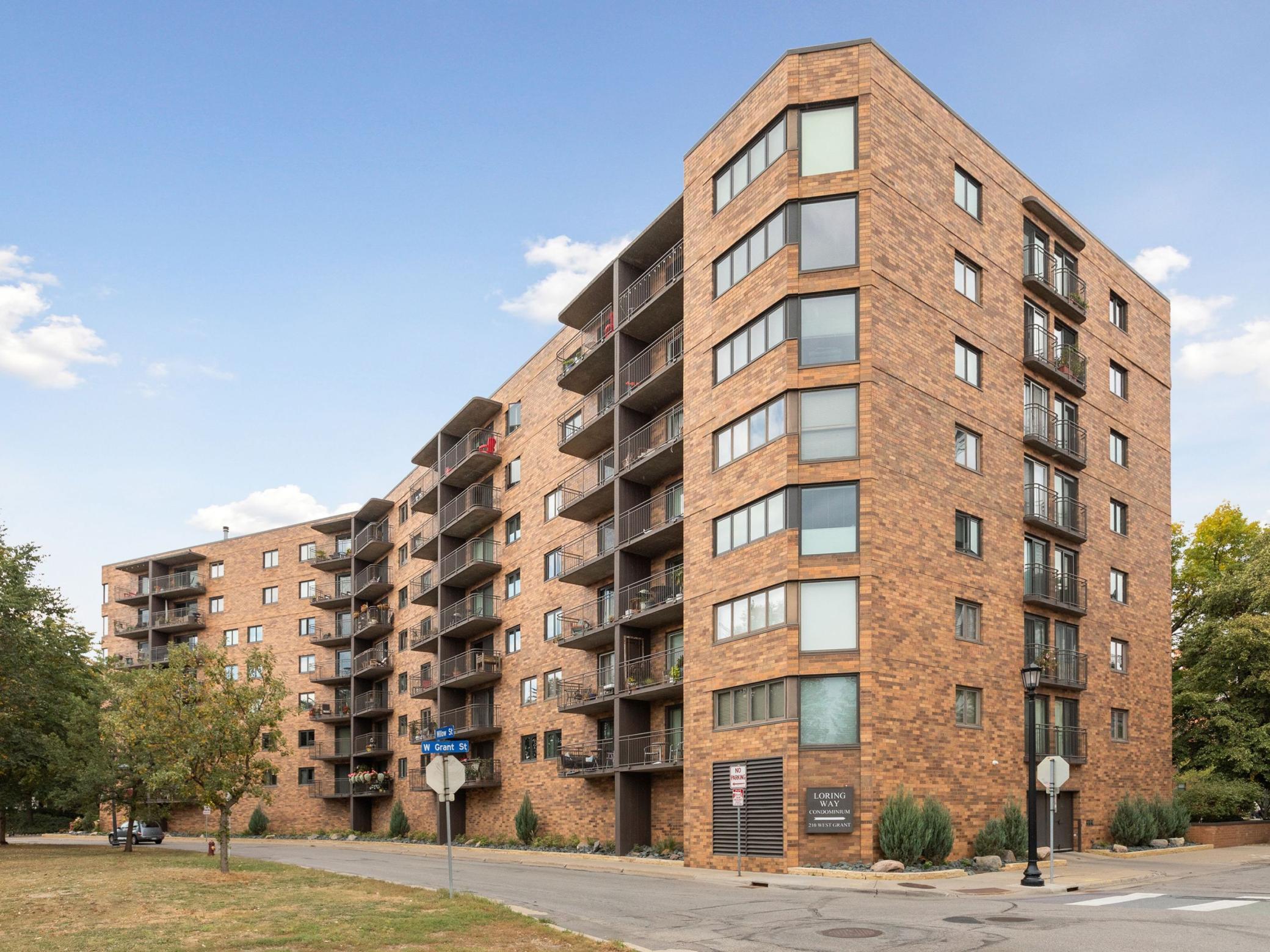 210 W Grant Street Unit: 107