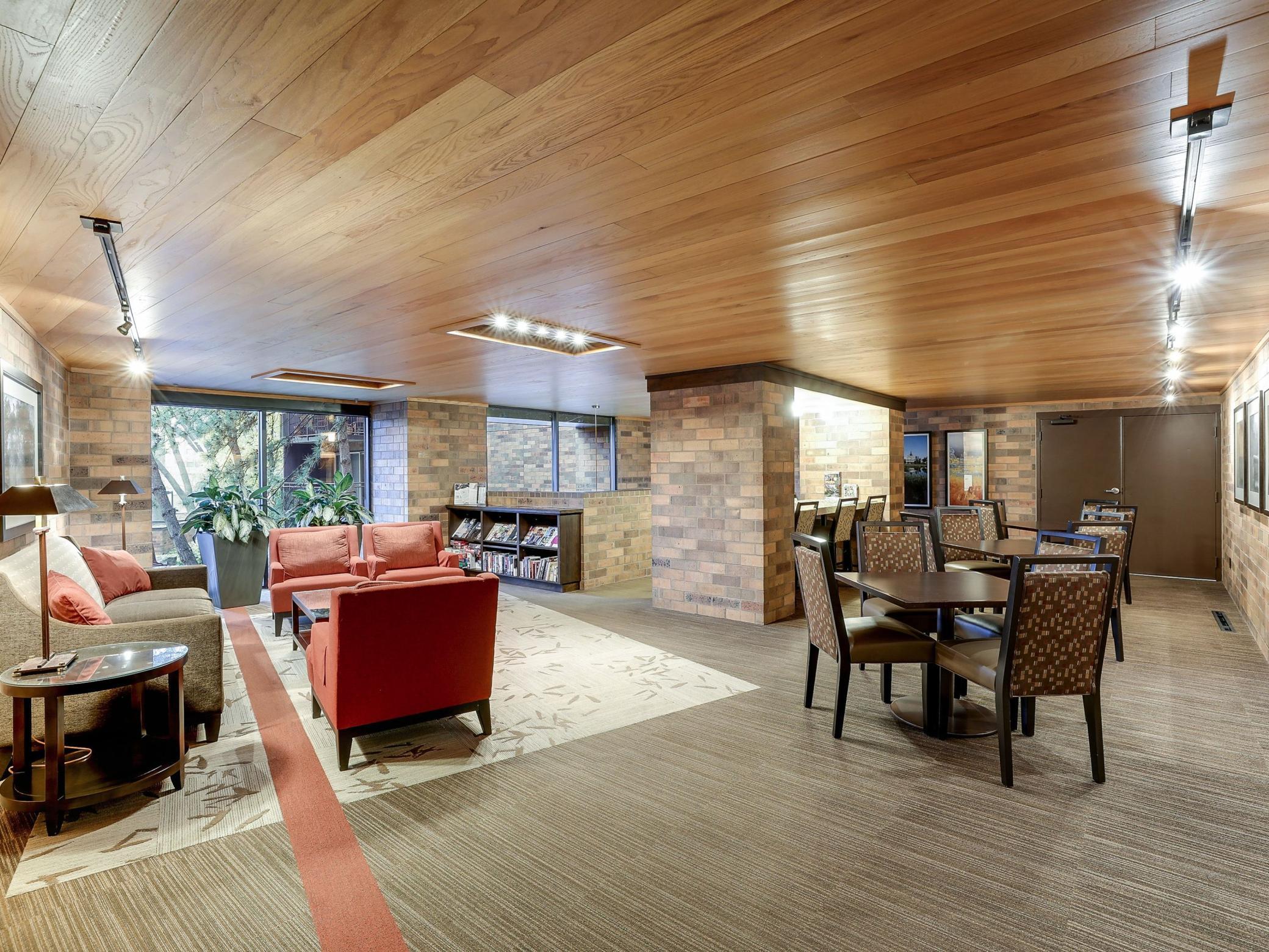 210 W Grant Street Unit: 107