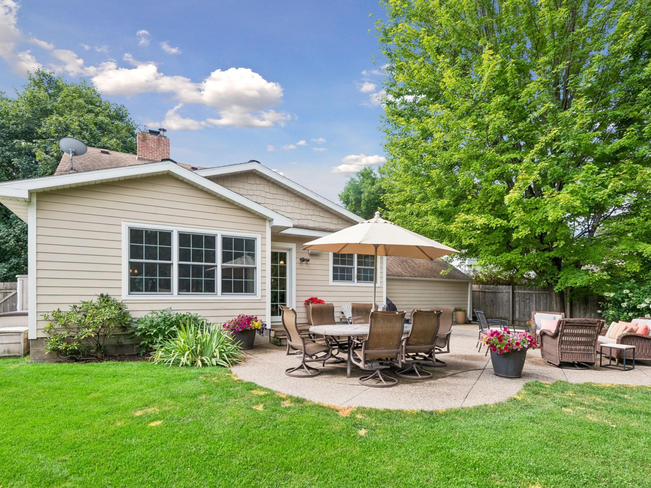5220 Maddox Lane