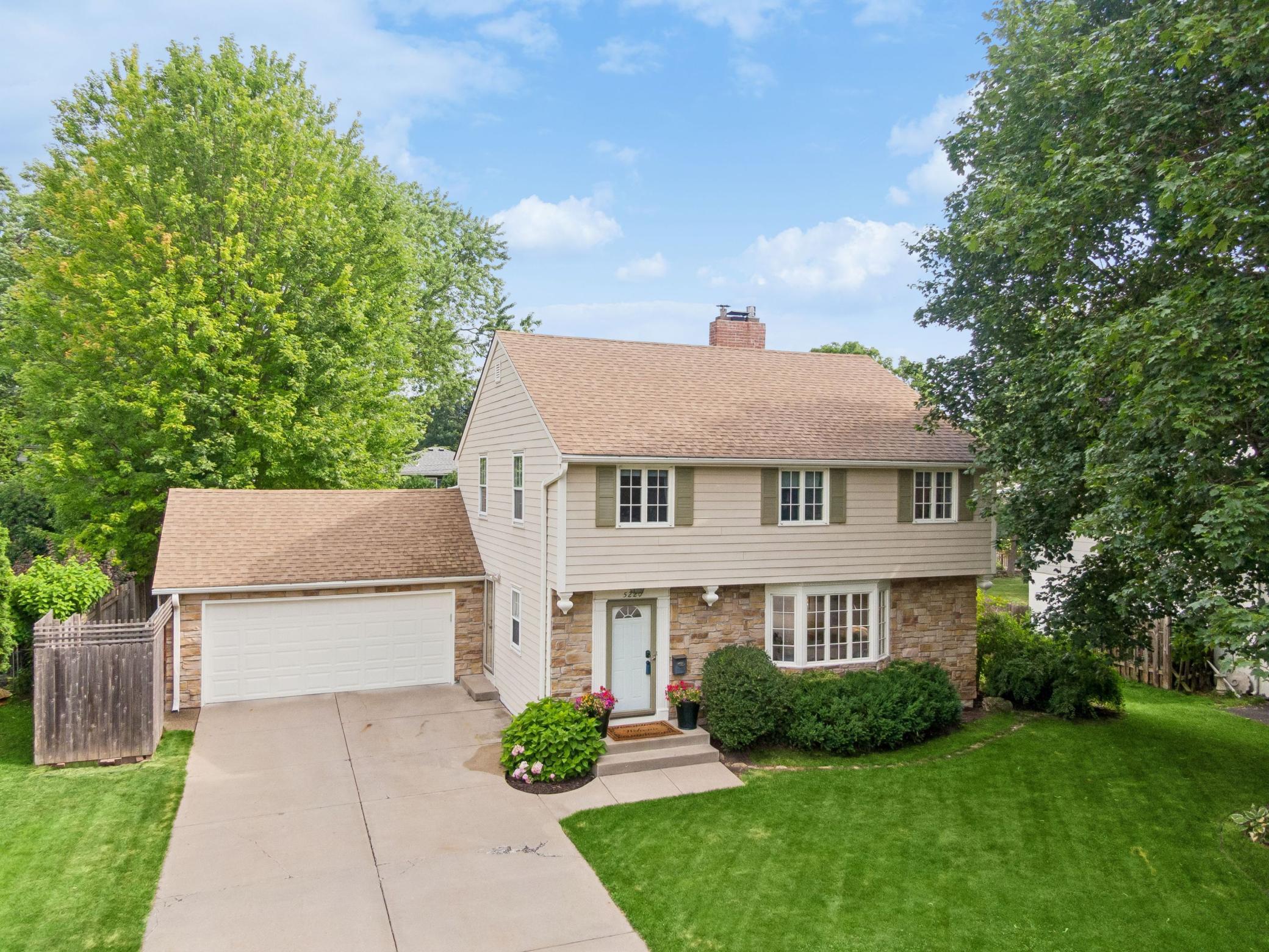 5220 Maddox Lane