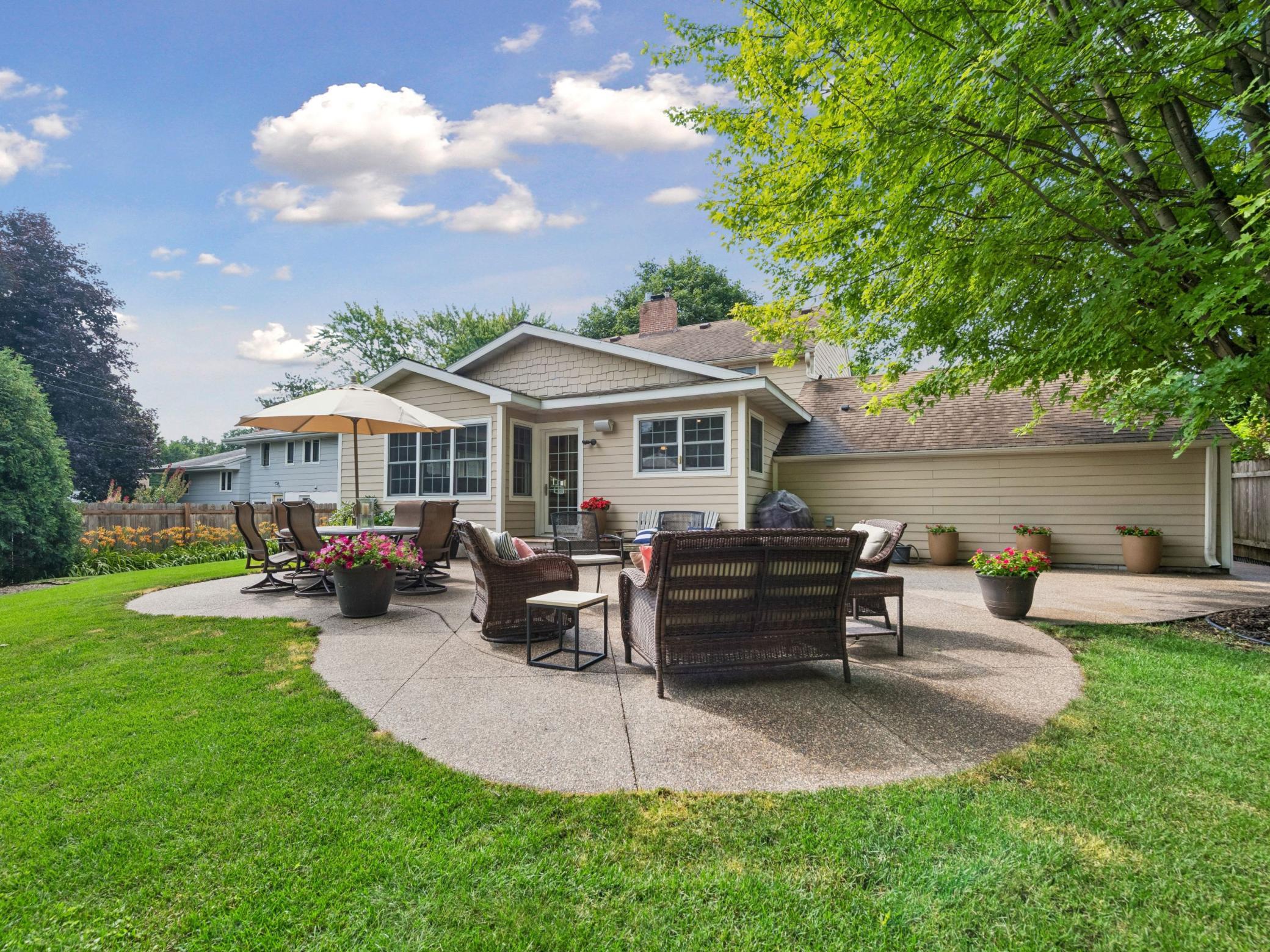 5220 Maddox Lane